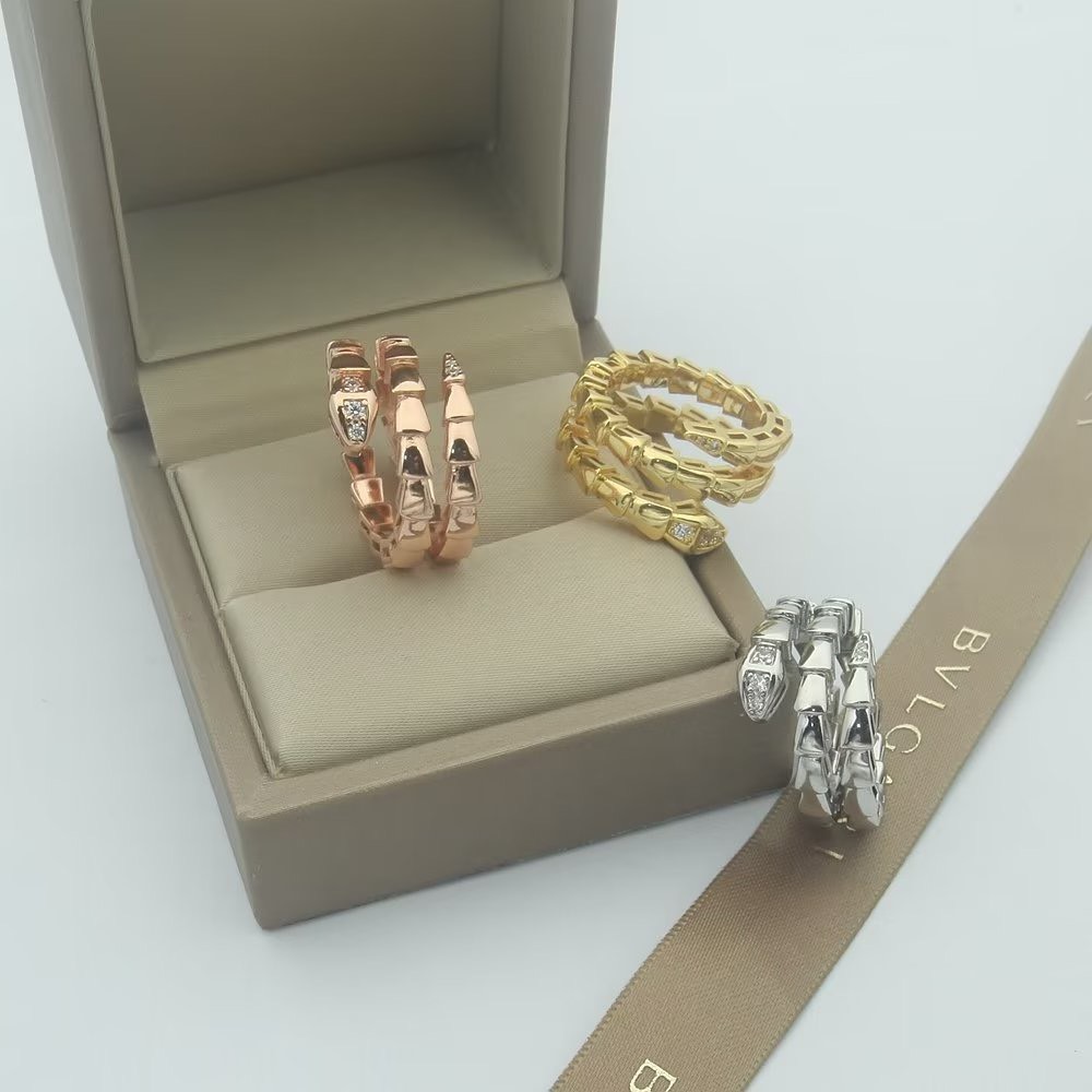 Bagsaaa Bv1g*ai Serpenti D1am0nd Ring