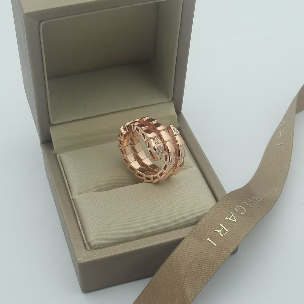 Bagsaaa Bv1g*ai Serpenti D1am0nd Ring