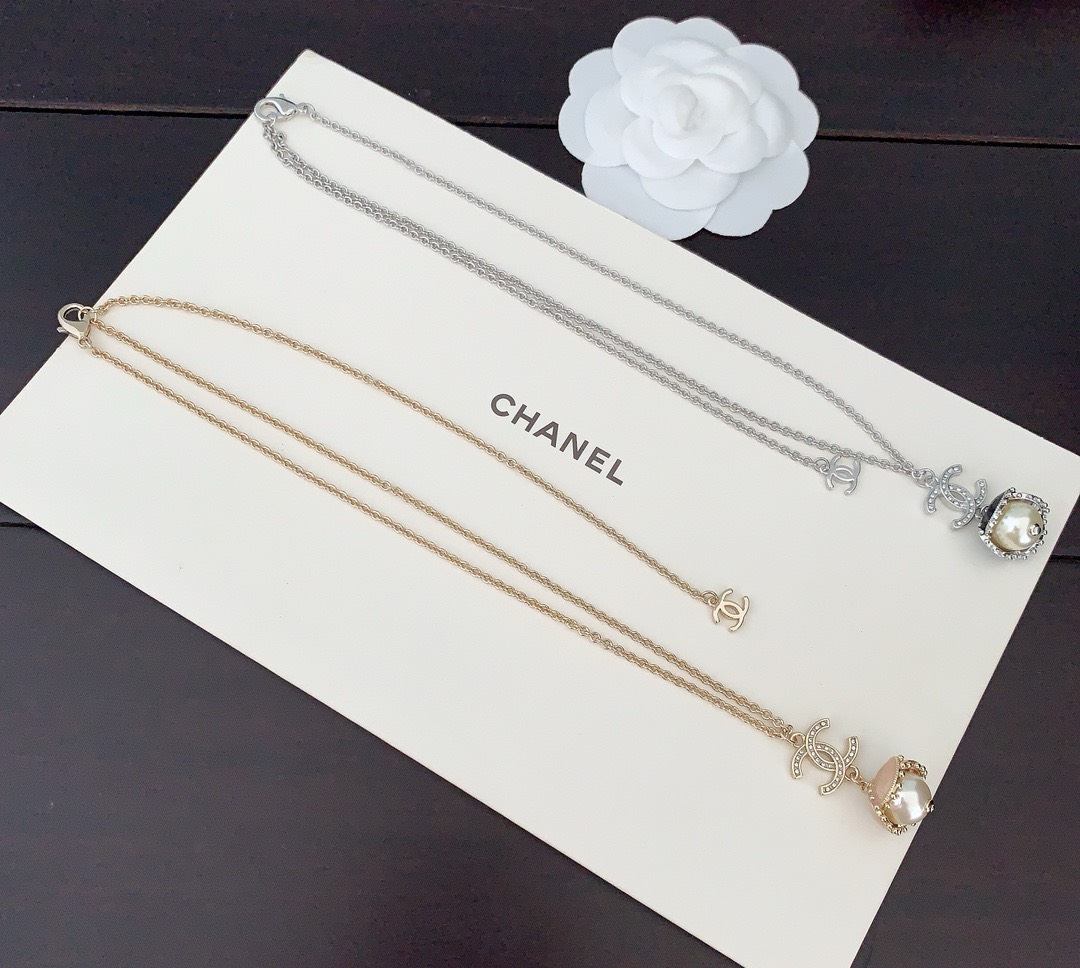 Bagsaaa Ch**el Pearl & D1am0nd Necklace