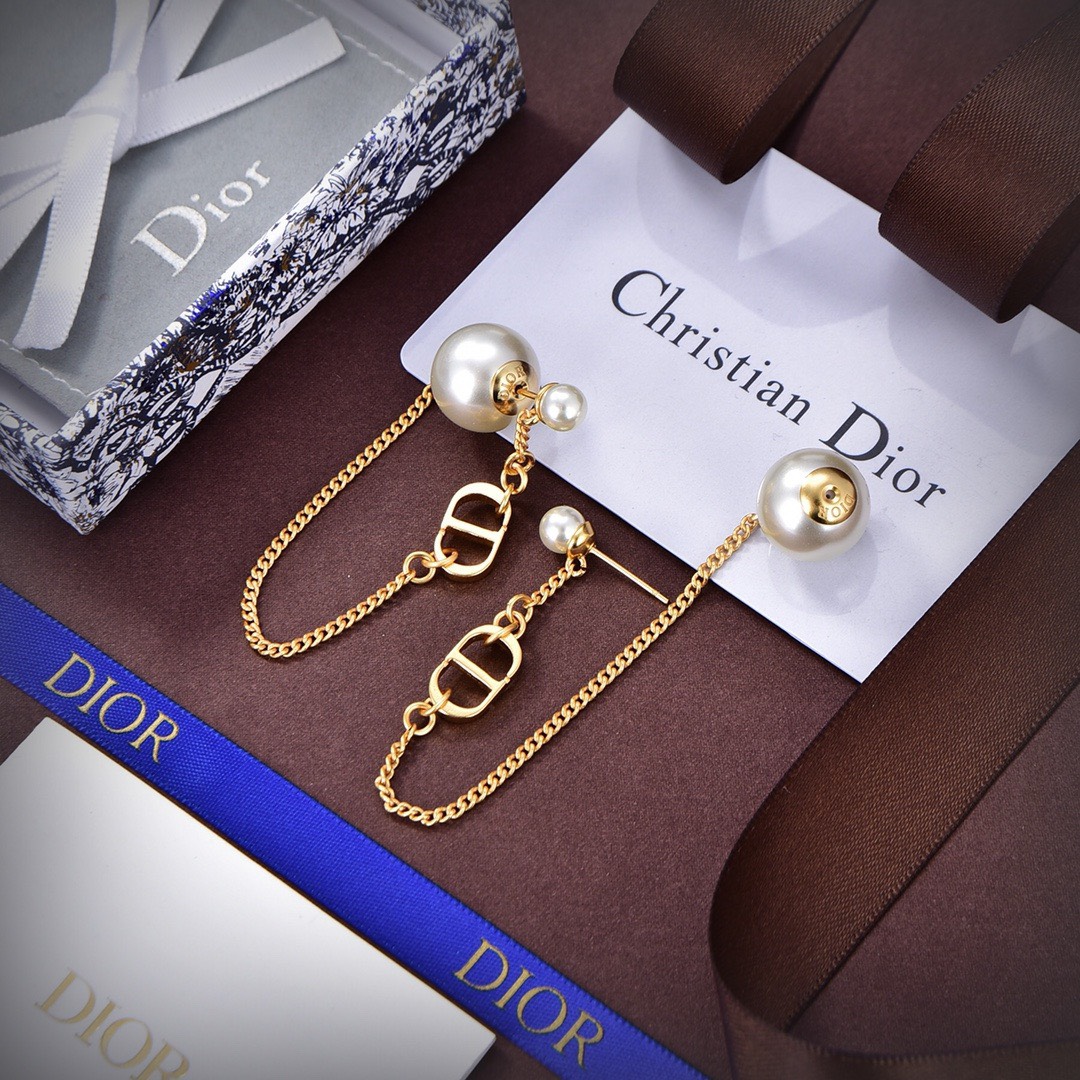 Bagsaaa D10r Triables Earrings