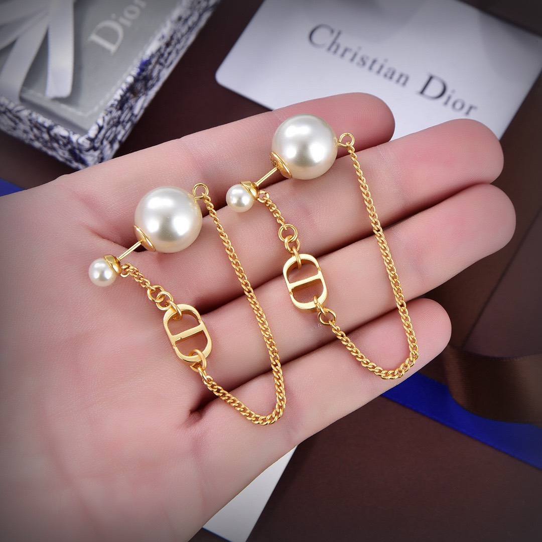 Bagsaaa D10r Triables Earrings
