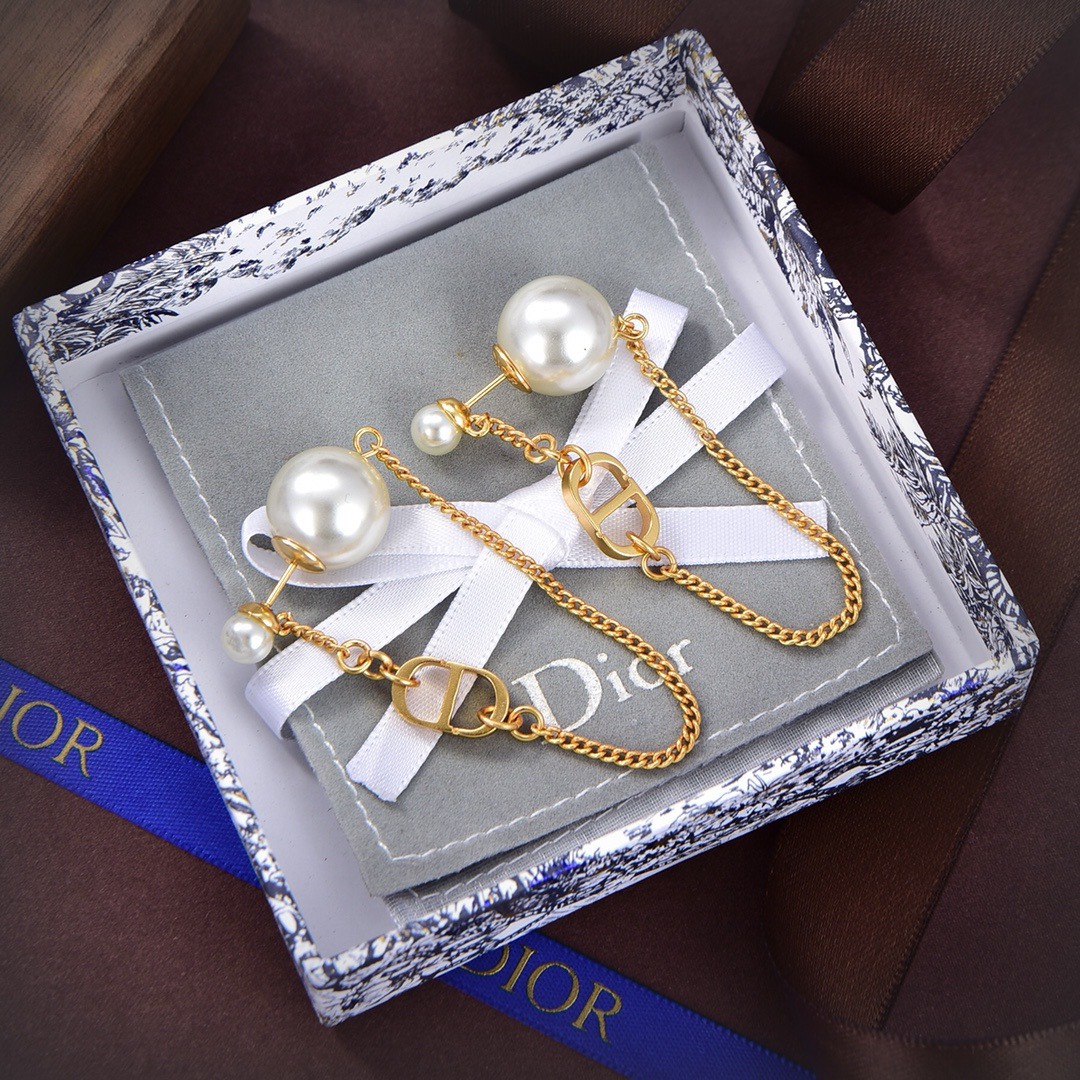 Bagsaaa D10r Triables Earrings