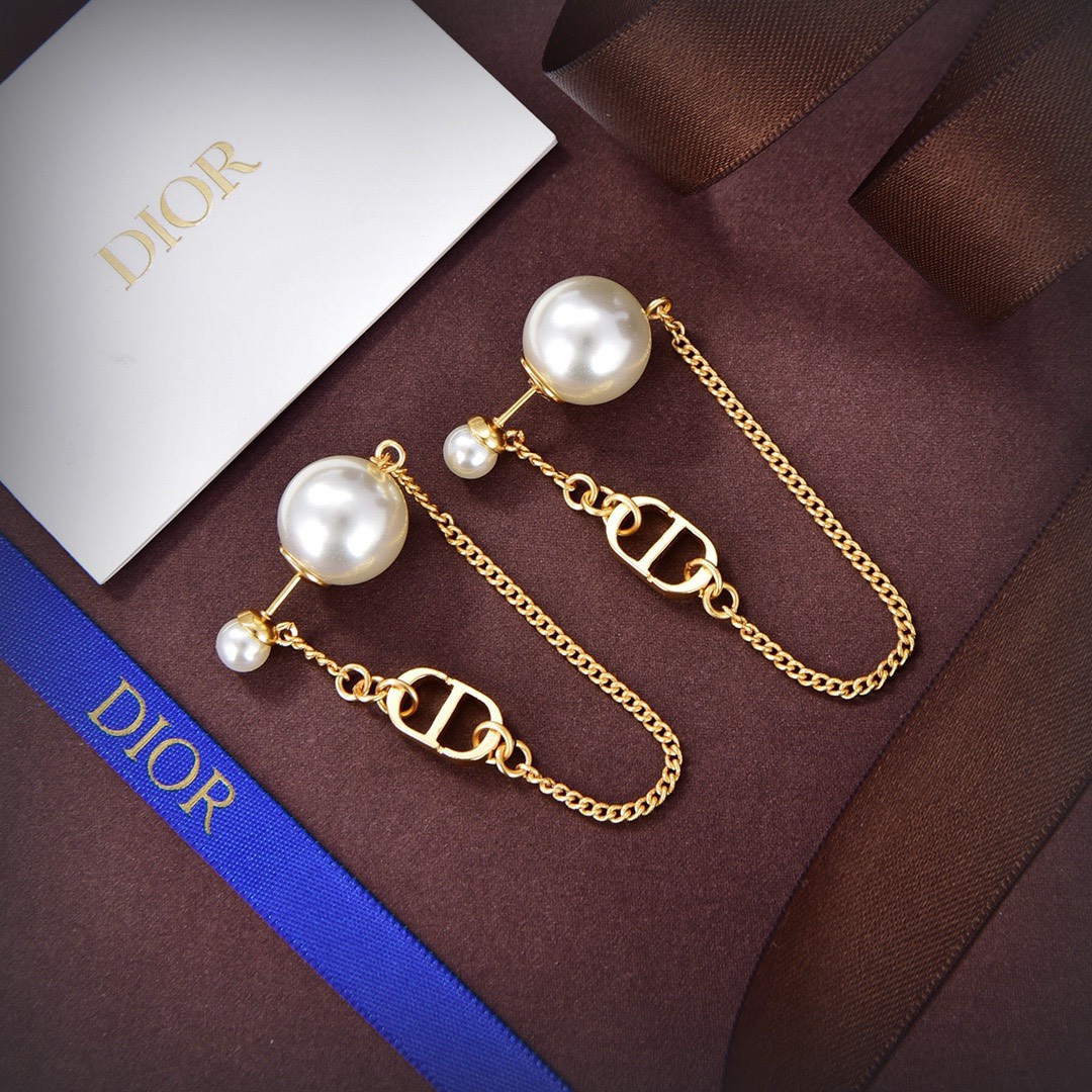 Bagsaaa D10r Triables Earrings