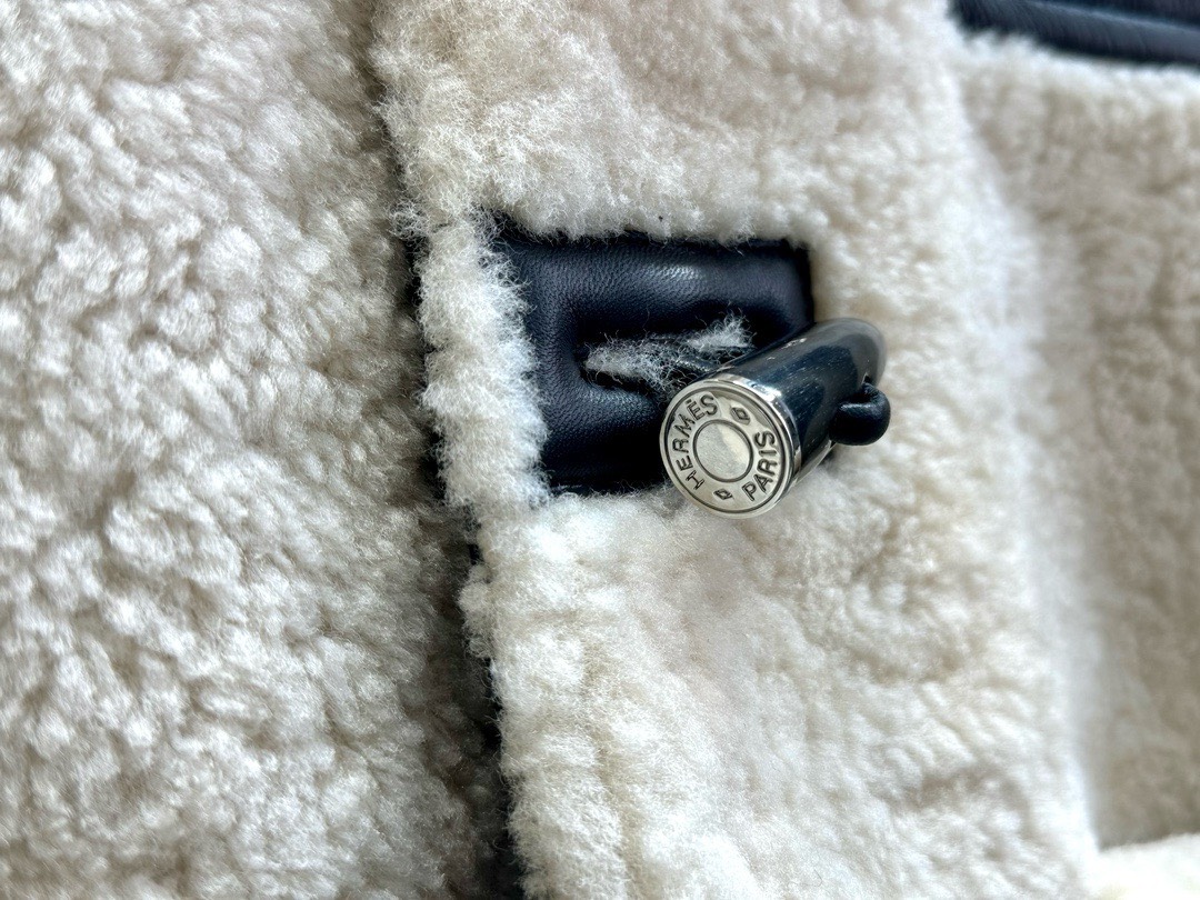 Bagsaaa H**me5 Shearling Jacket