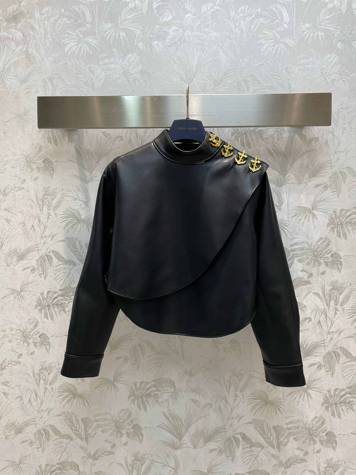 Bagsaaa L0vis Vvtt0n Faux Leather Circle Top