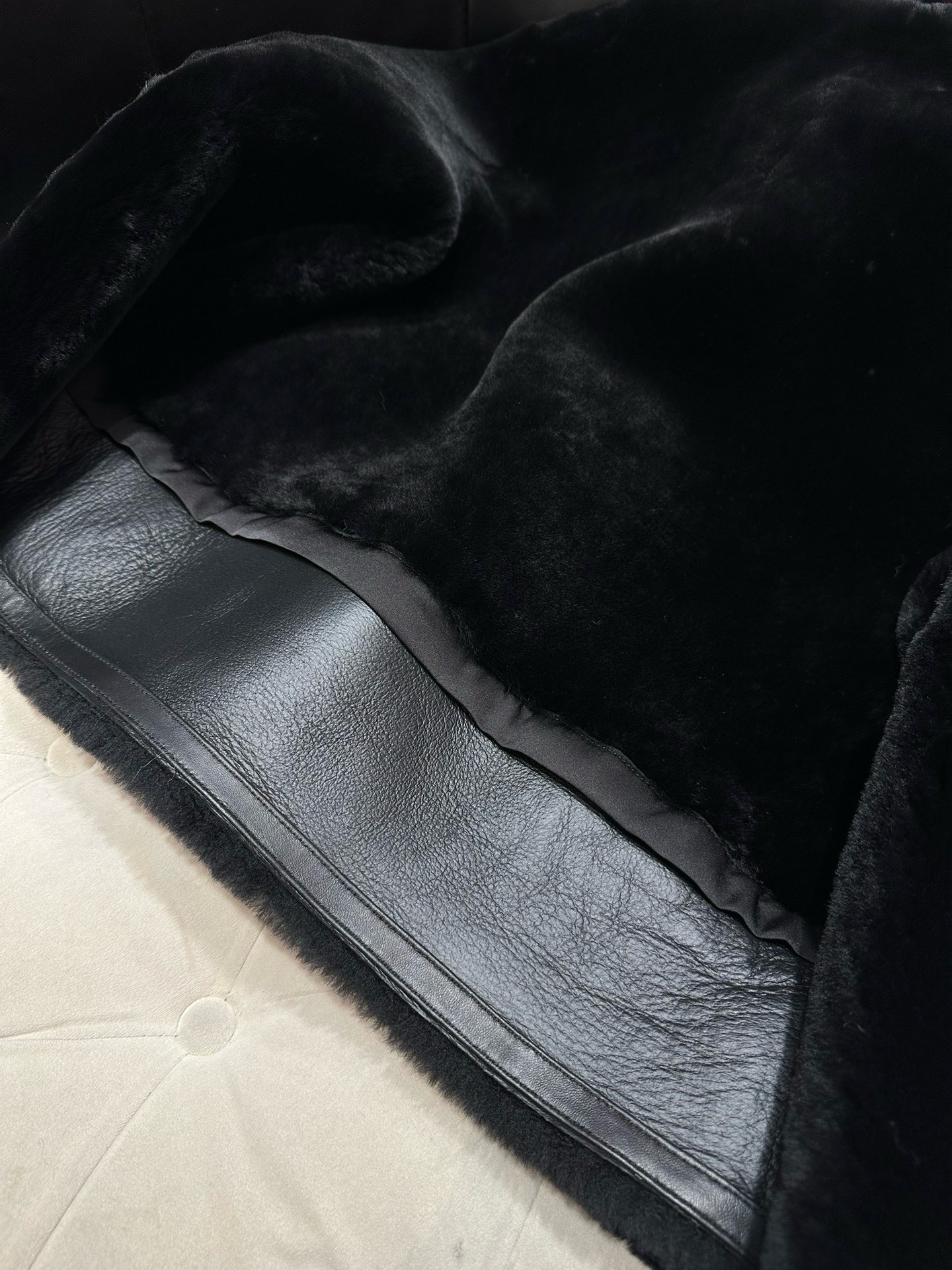 Bagsaaa H**me5 Shearling Black Jacket