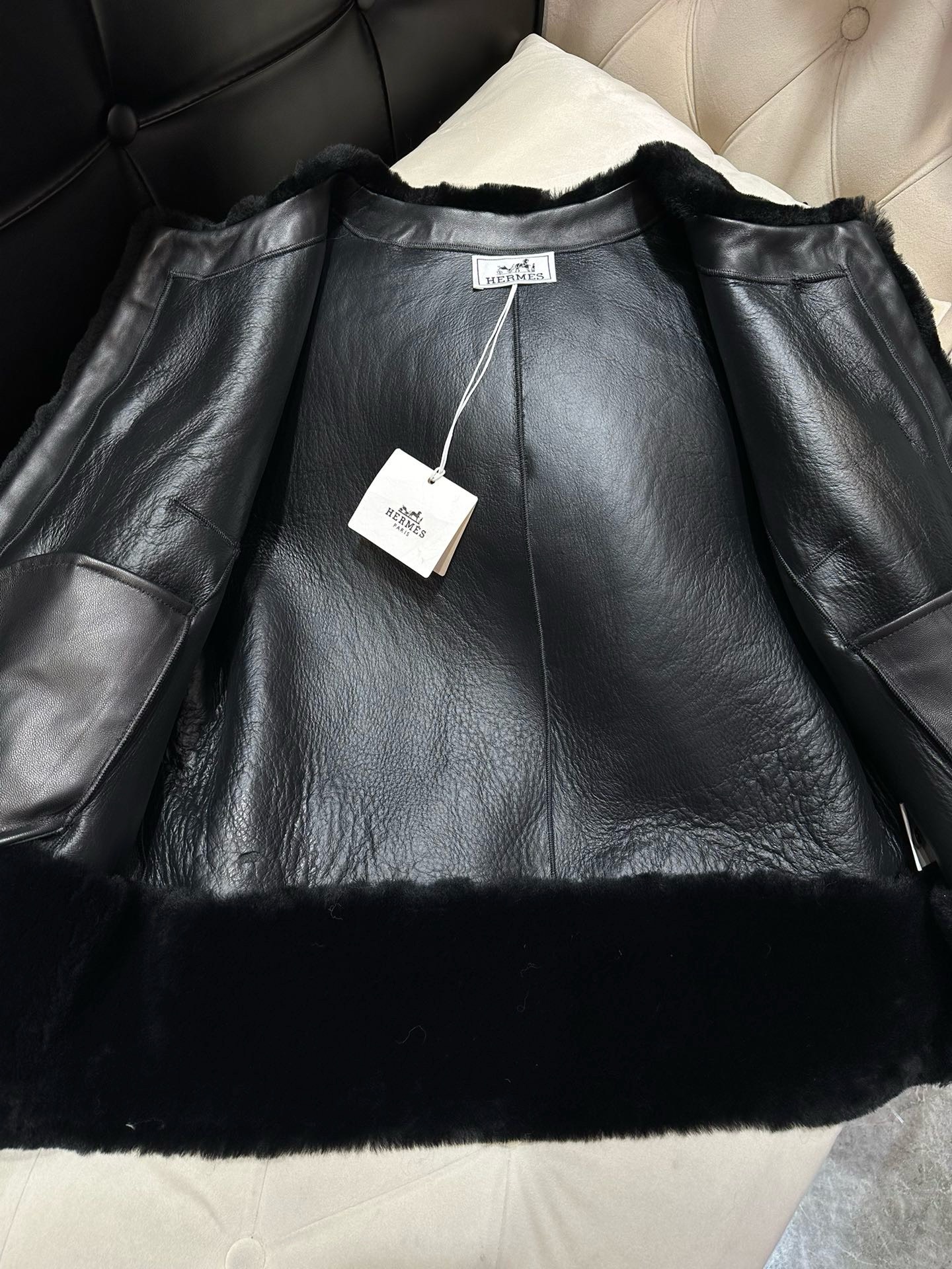 Bagsaaa H**me5 Shearling Black Jacket