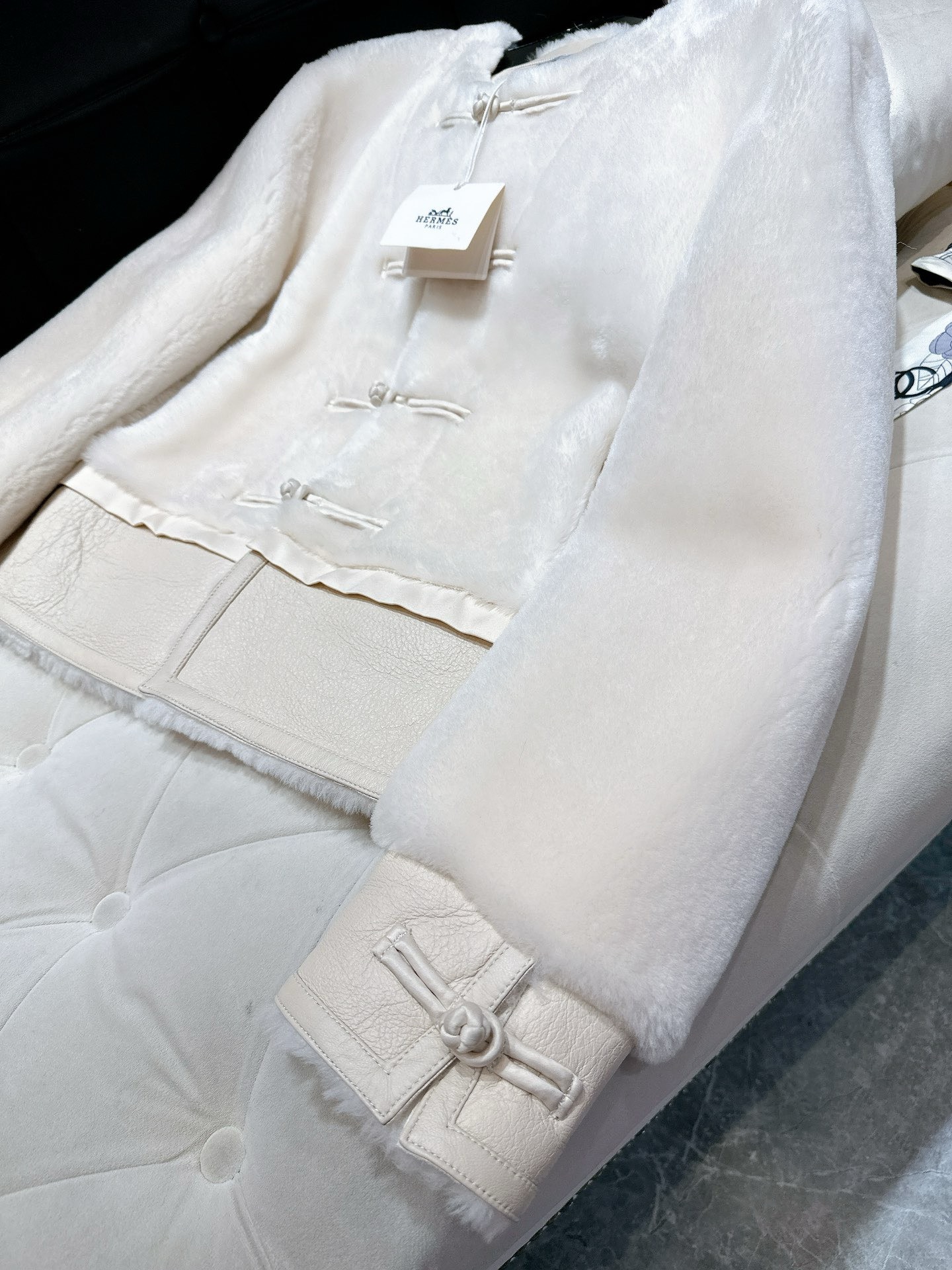 Bagsaaa H**me5 Shearling White Jacket