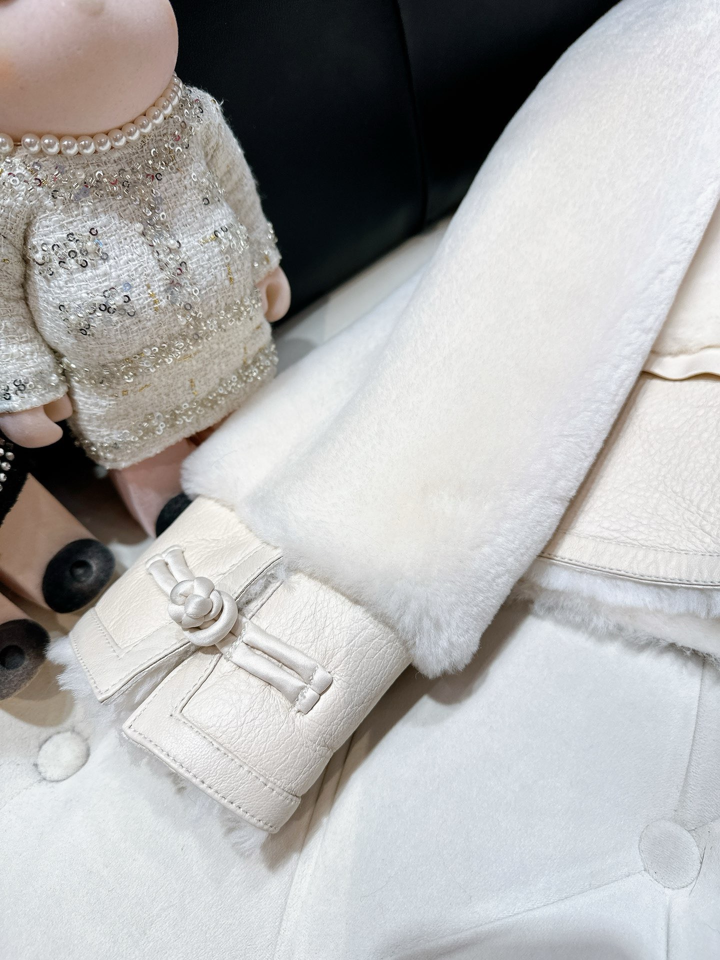 Bagsaaa H**me5 Shearling White Jacket