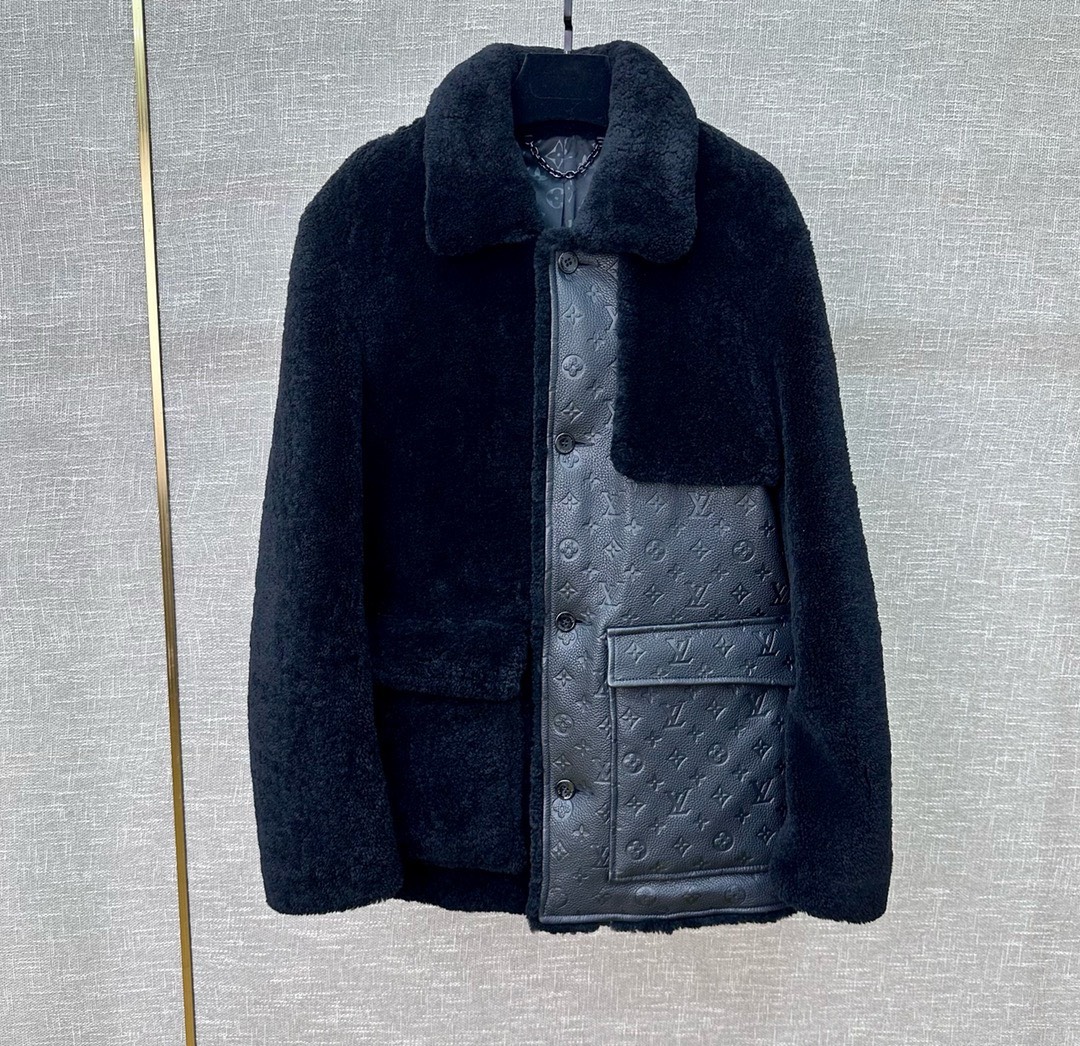 Bagsaaa L0vis Vvtt0n Leather and Shearling Jacket In Black
