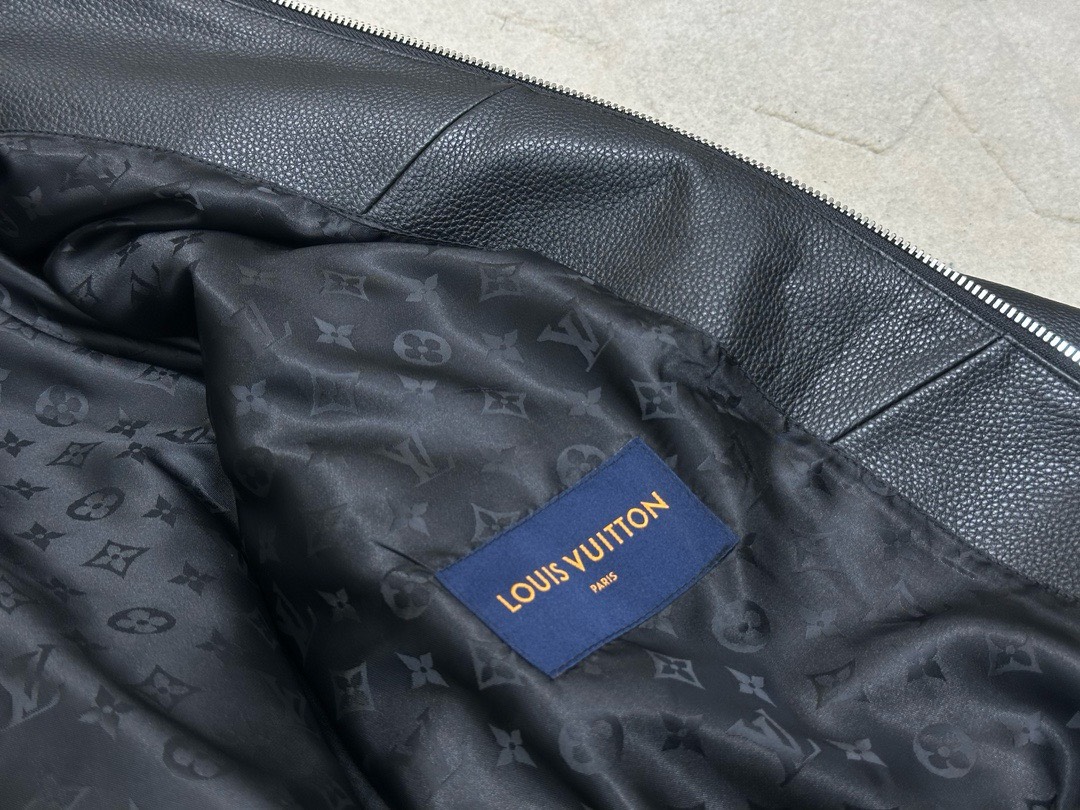 Bagsaaa L0vis Vvtt0n Leather Jacket In Black