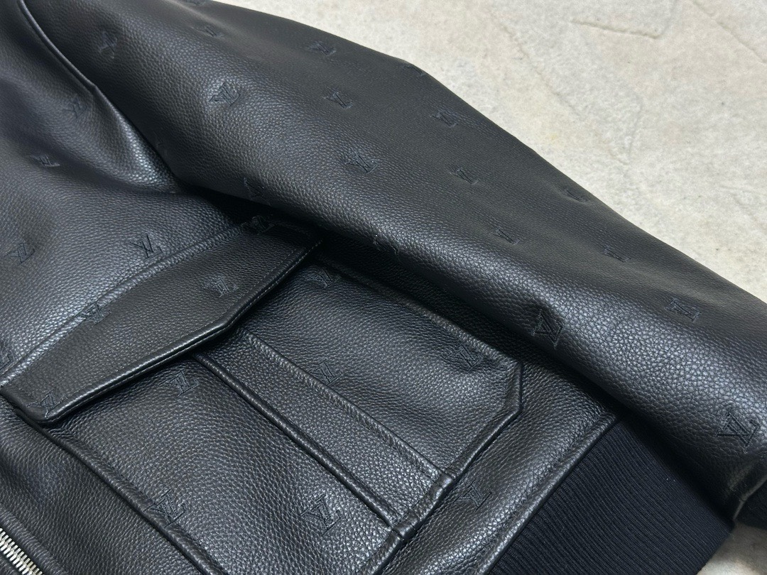 Bagsaaa L0vis Vvtt0n Leather Jacket In Black