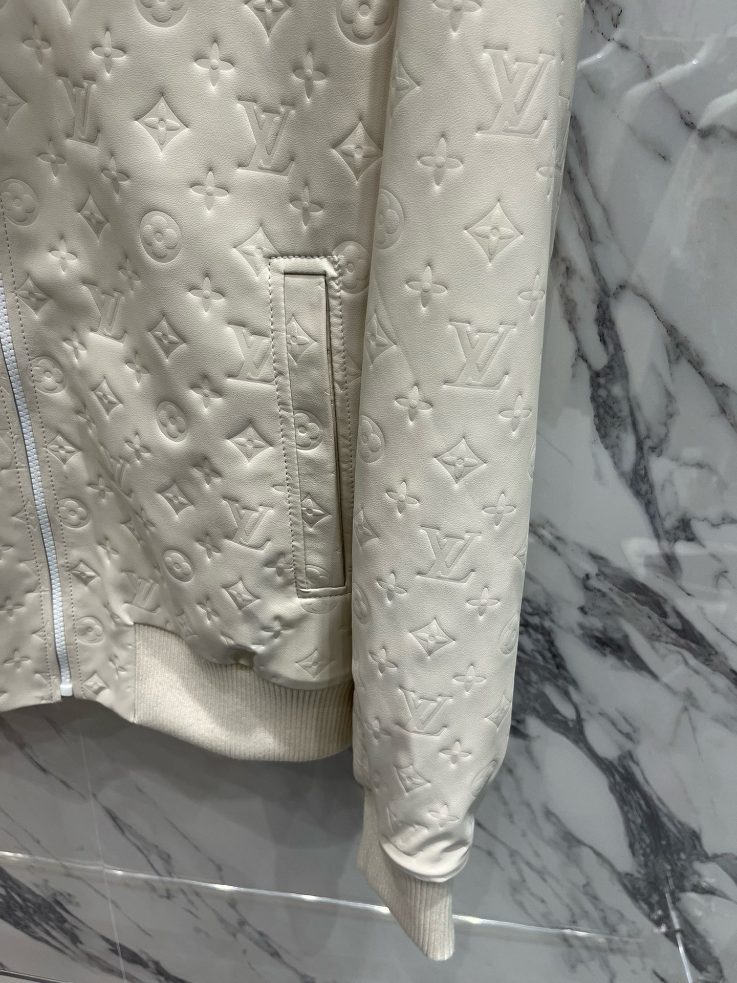 Bagsaaa L0vis Vvtt0n Monogram Leather Jacket in white