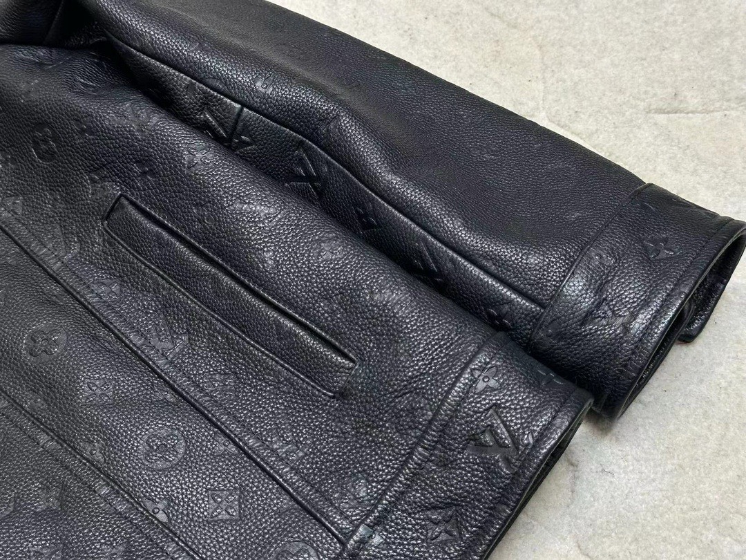 Bagsaaa L0vis Vvtt0n Monogram Leather Jacket in black