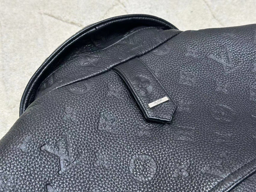 Bagsaaa L0vis Vvtt0n Monogram Leather Jacket in black