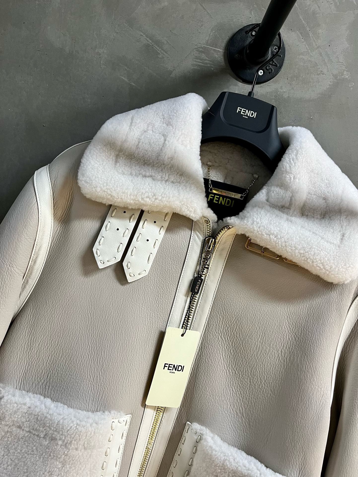 Bagsaaa F**di White Shearling Jacket