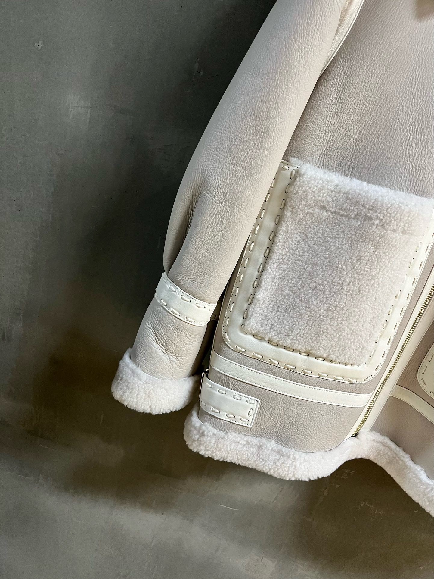 Bagsaaa F**di White Shearling Jacket