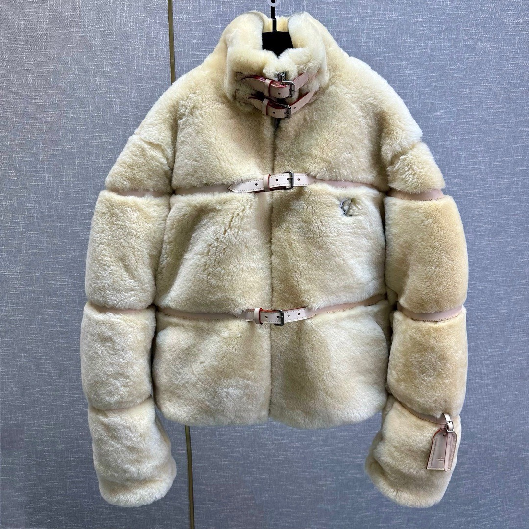 Bagsaaa L0vis Vvtt0n Shearling Coat