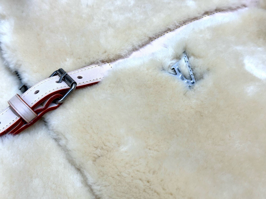 Bagsaaa L0vis Vvtt0n Shearling Coat