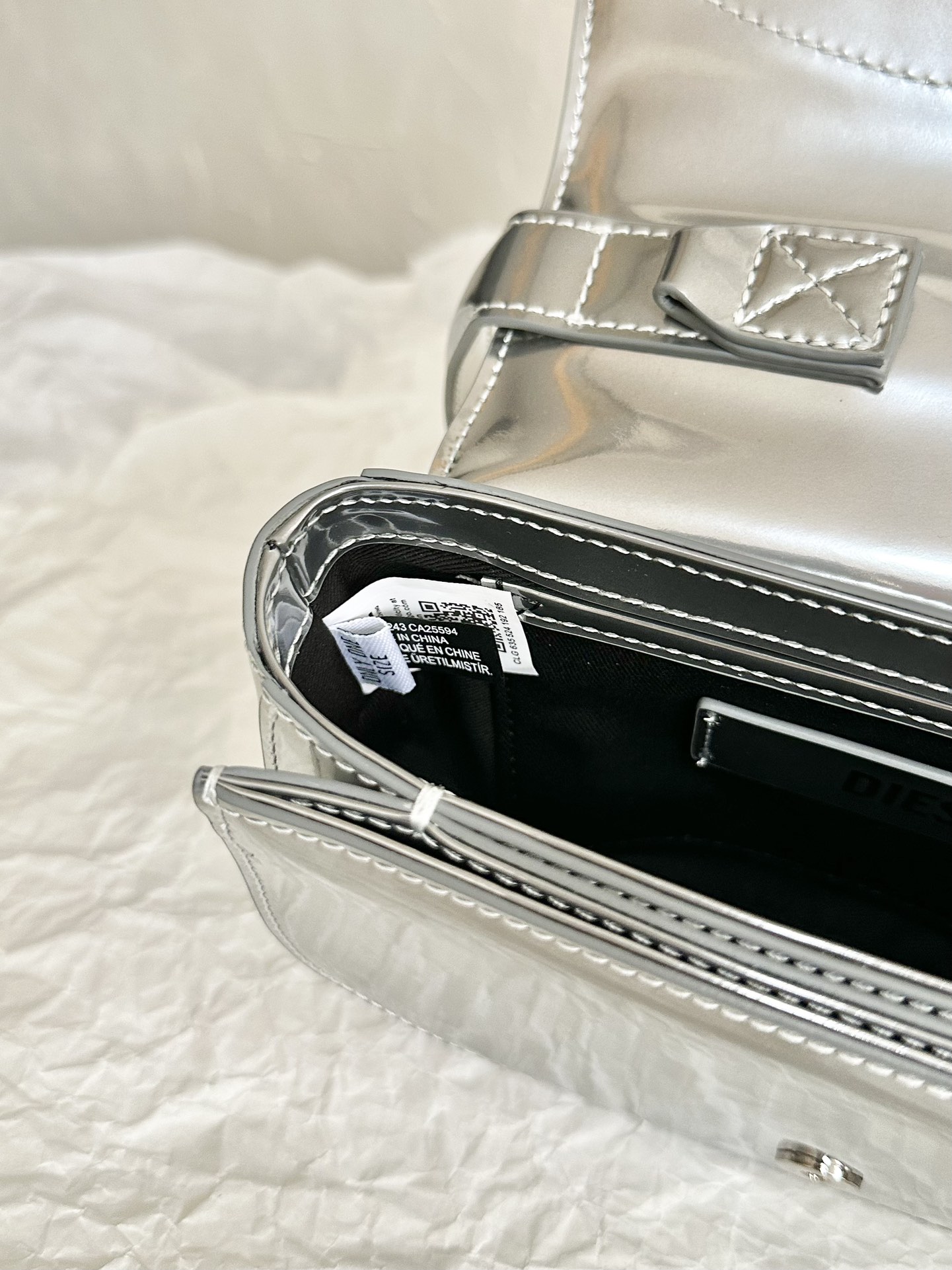 Bagsaaa Diesel iconic bag in mirrored leather - 20.5*13.5*6.5CM