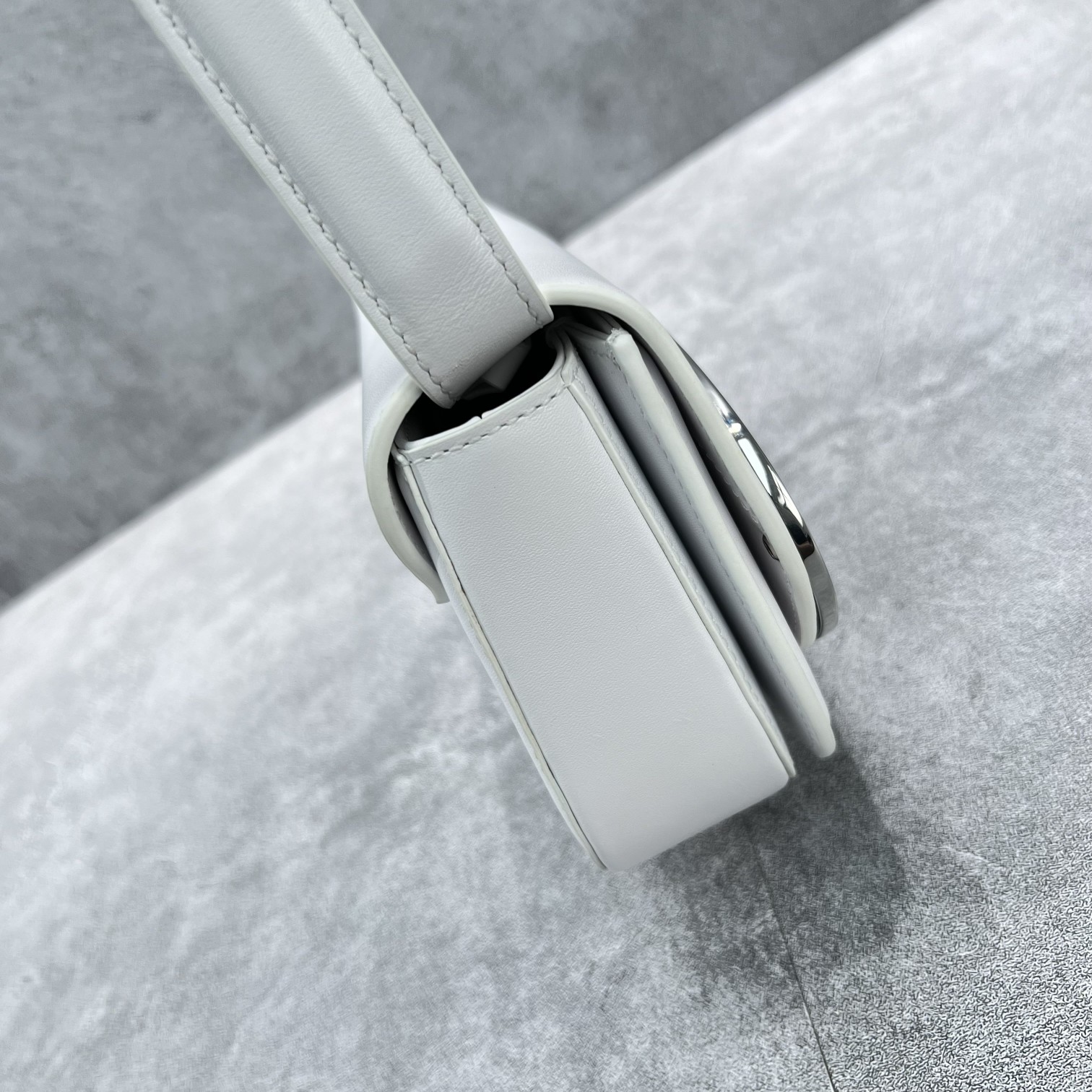 Bagsaaa Diesel iconic bag in white leather - 20.5*13.5*6.5CM