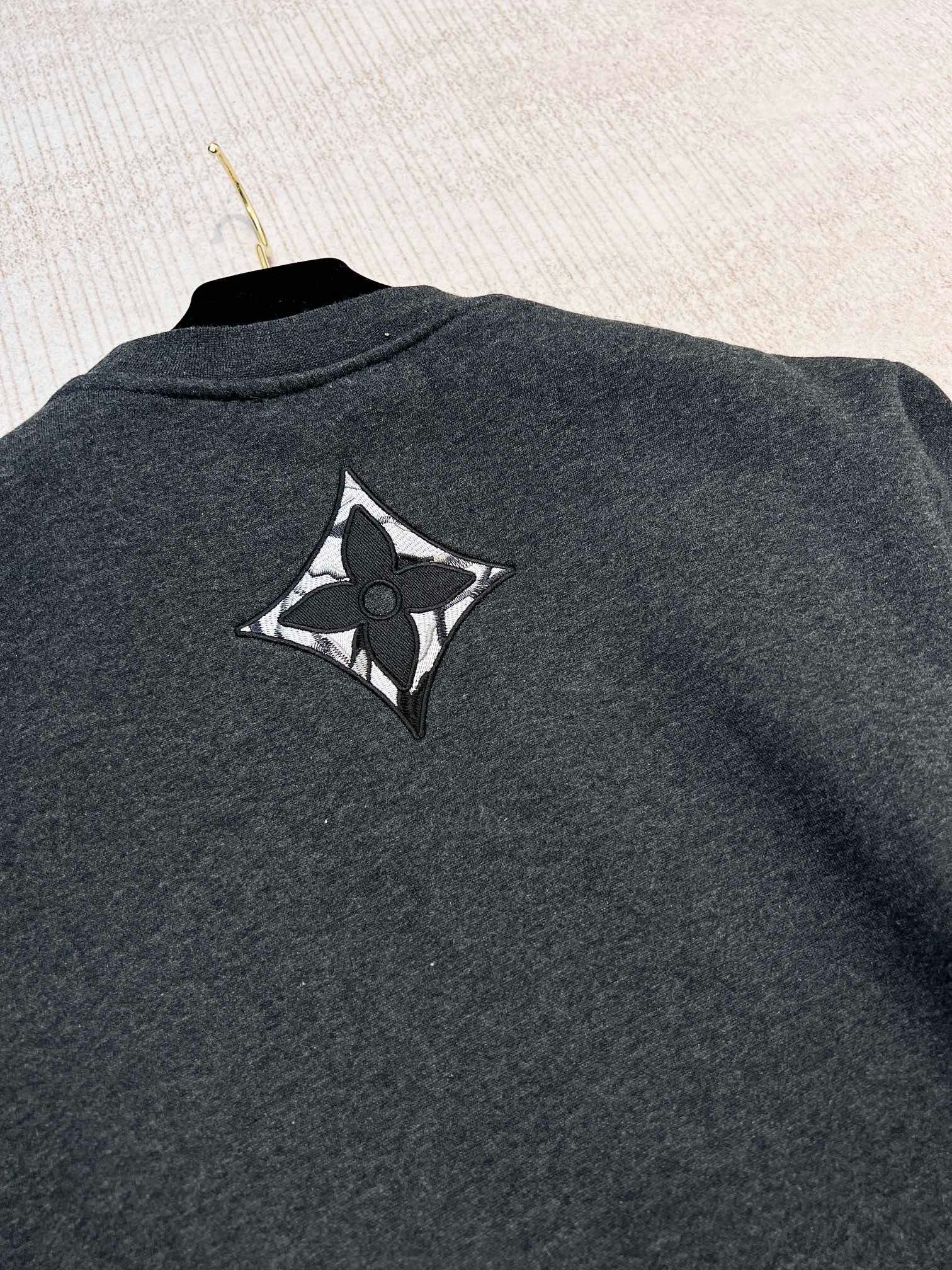 Bagsaaa L0vis Vvtt0n Cotton Crewneck Volcanic Ash Grey