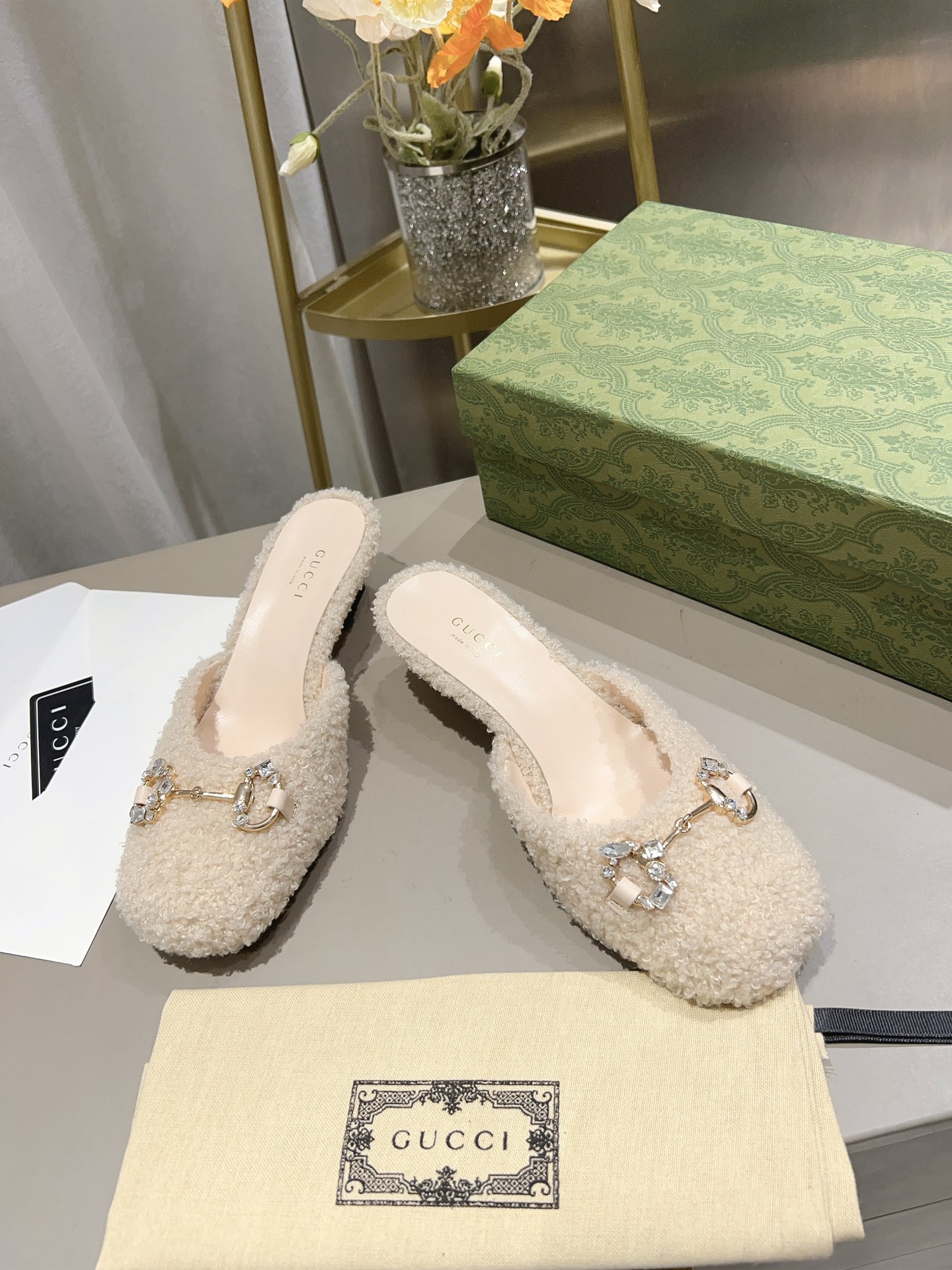 Bagsaaa Gvc*1 Horsebit Mules Shearling In Beige