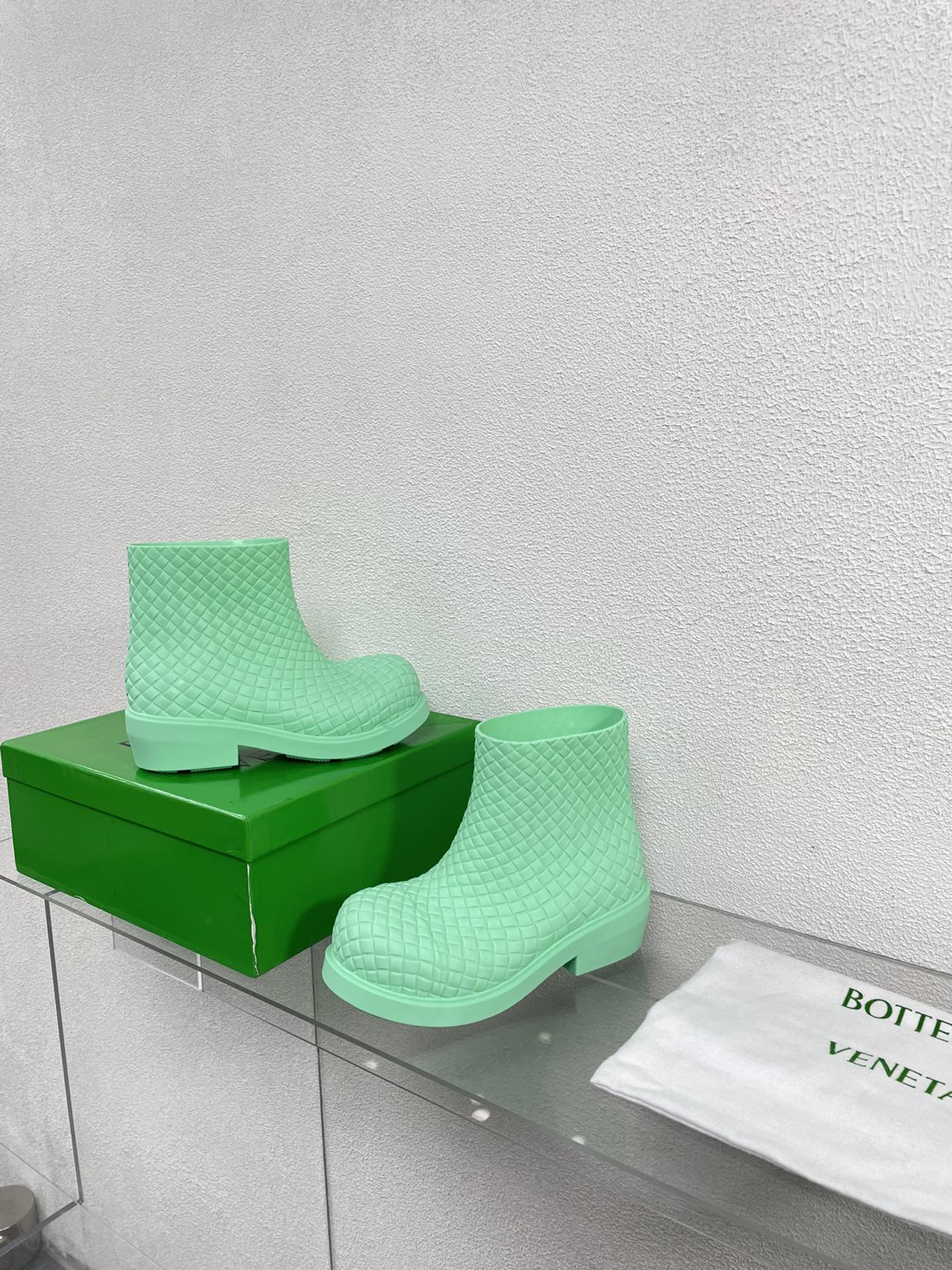 Bagsaaa B0tt*ga Ven*ta Green Rubber Fireman Boots