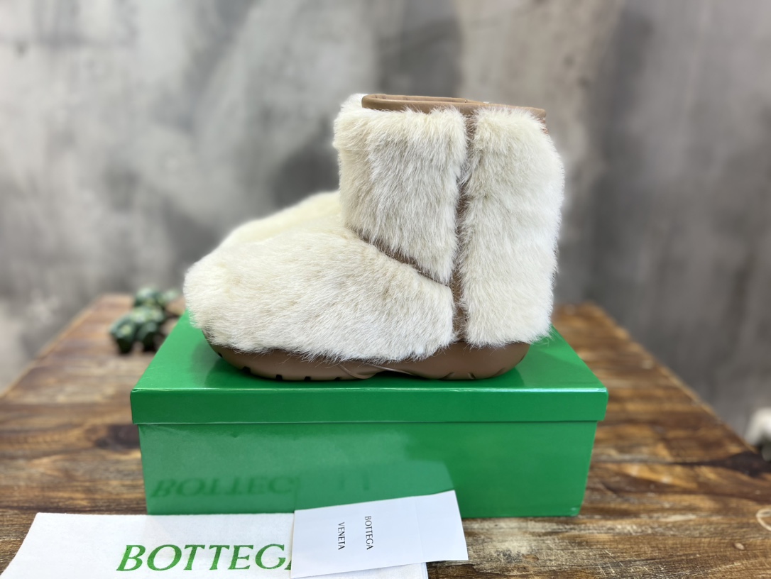 Bagsaaa B0tt*ga Ven*ta Shearling Brown Boots