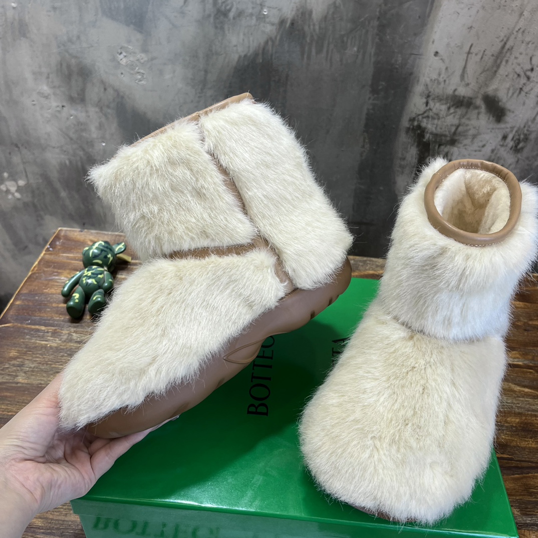 Bagsaaa B0tt*ga Ven*ta Shearling Brown Boots