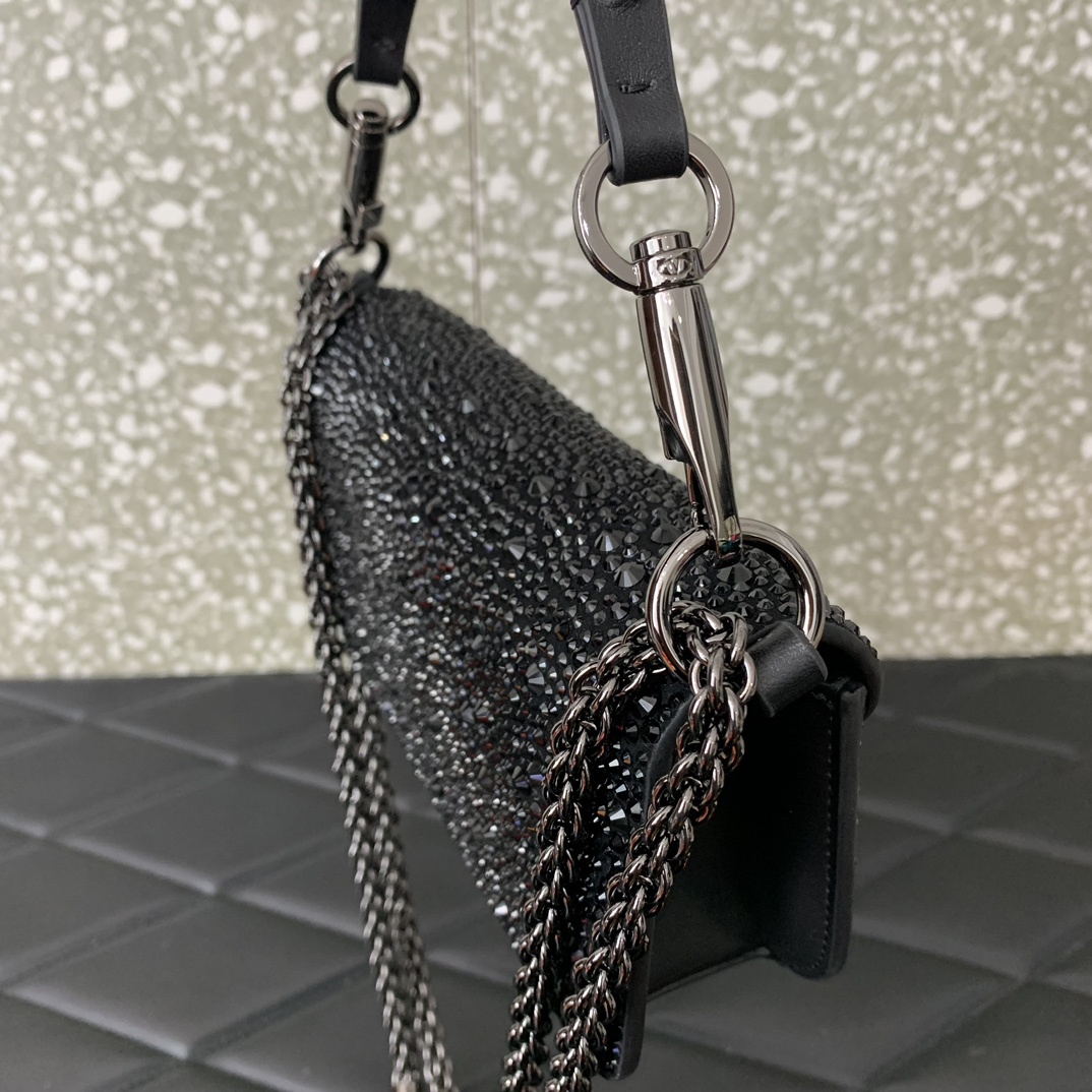 Bagsaaa Va1e*ntin0 Garavani Mini loco Black Stone - 19x10.5x5cm