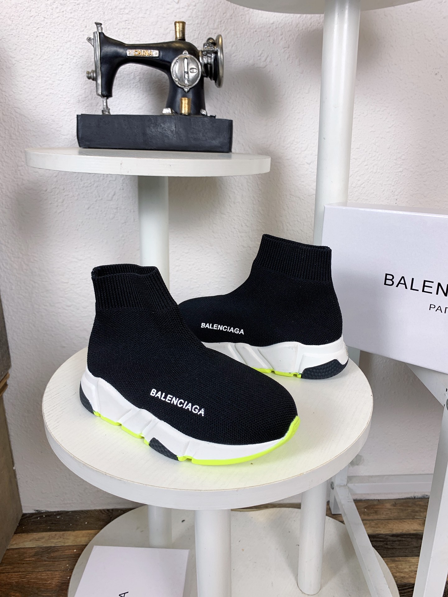 Bagsaaa Ba1en*iaga Speed Runner 2.0 Trainer All Black& Yellow
