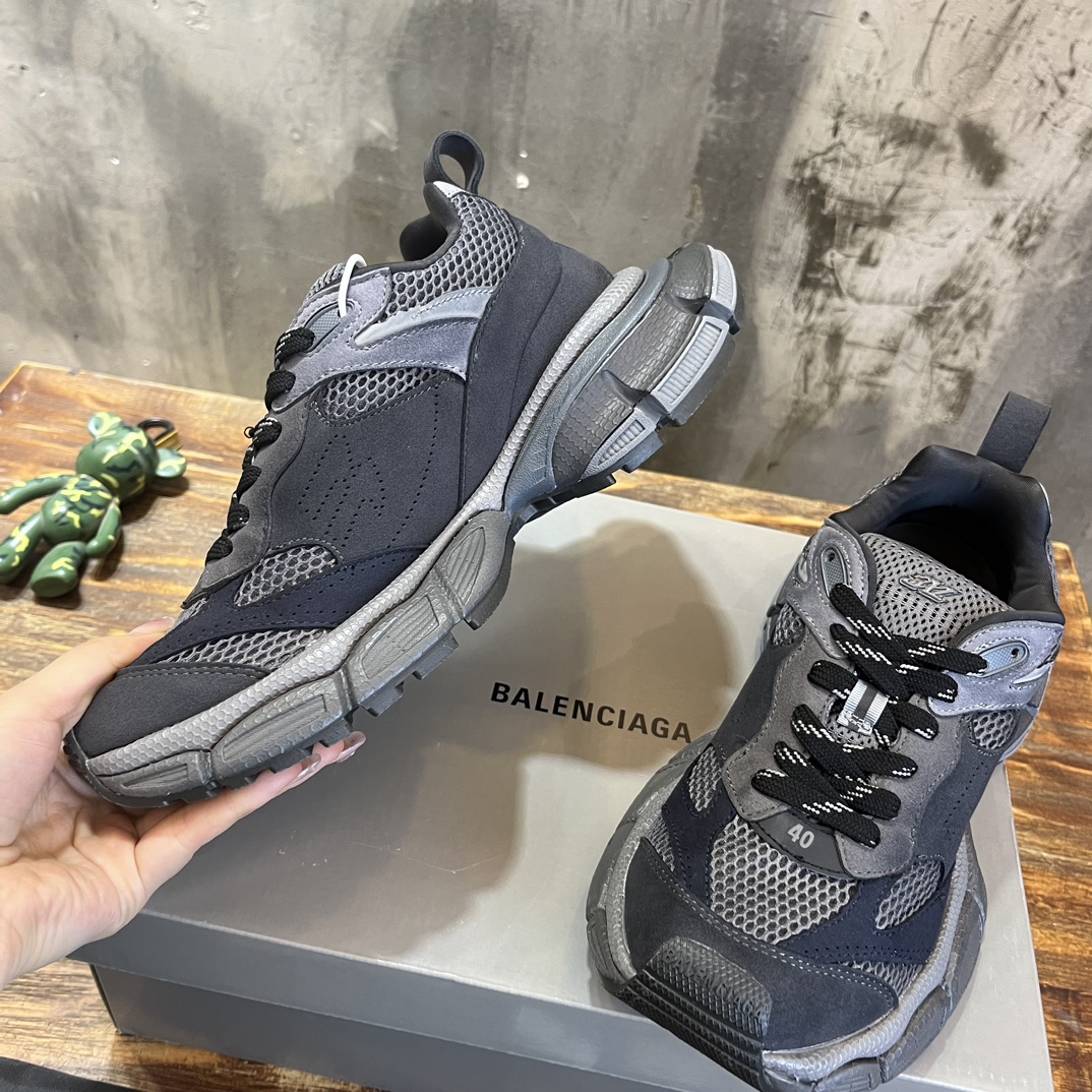 Bagsaaa Ba1en*iaga Sneaker in black mesh and polyurethane