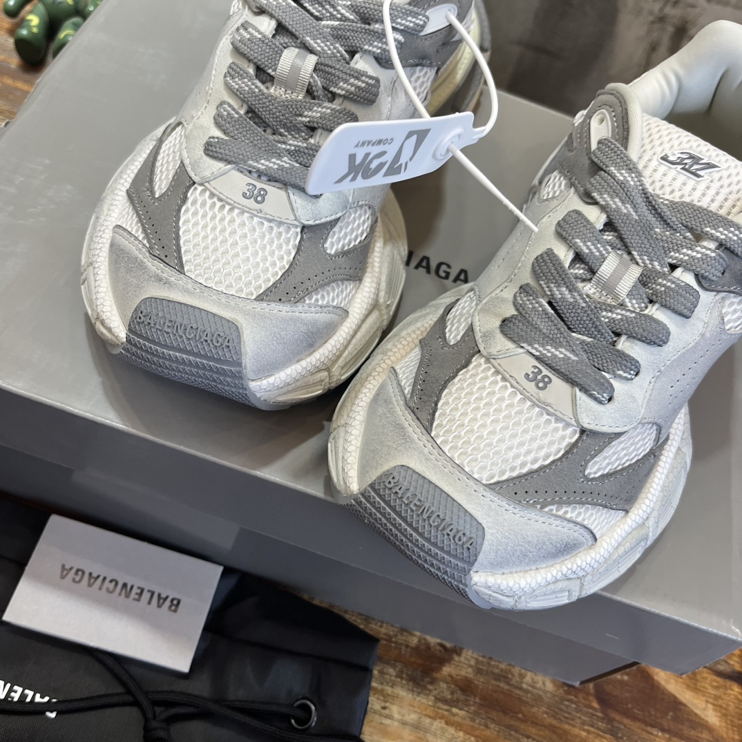 Bagsaaa Ba1en*iaga Sneaker in grey mesh and polyurethane