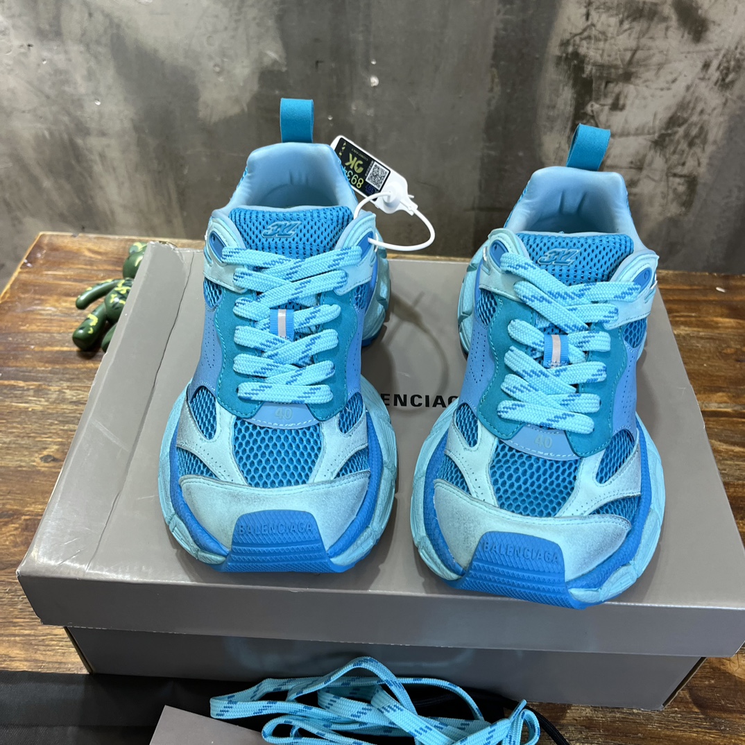 Bagsaaa Ba1en*iaga Sneaker in blue mesh and polyurethane