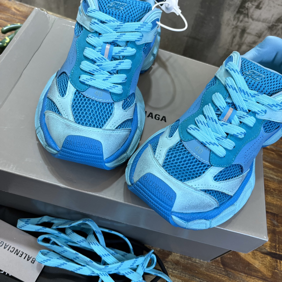 Bagsaaa Ba1en*iaga Sneaker in blue mesh and polyurethane