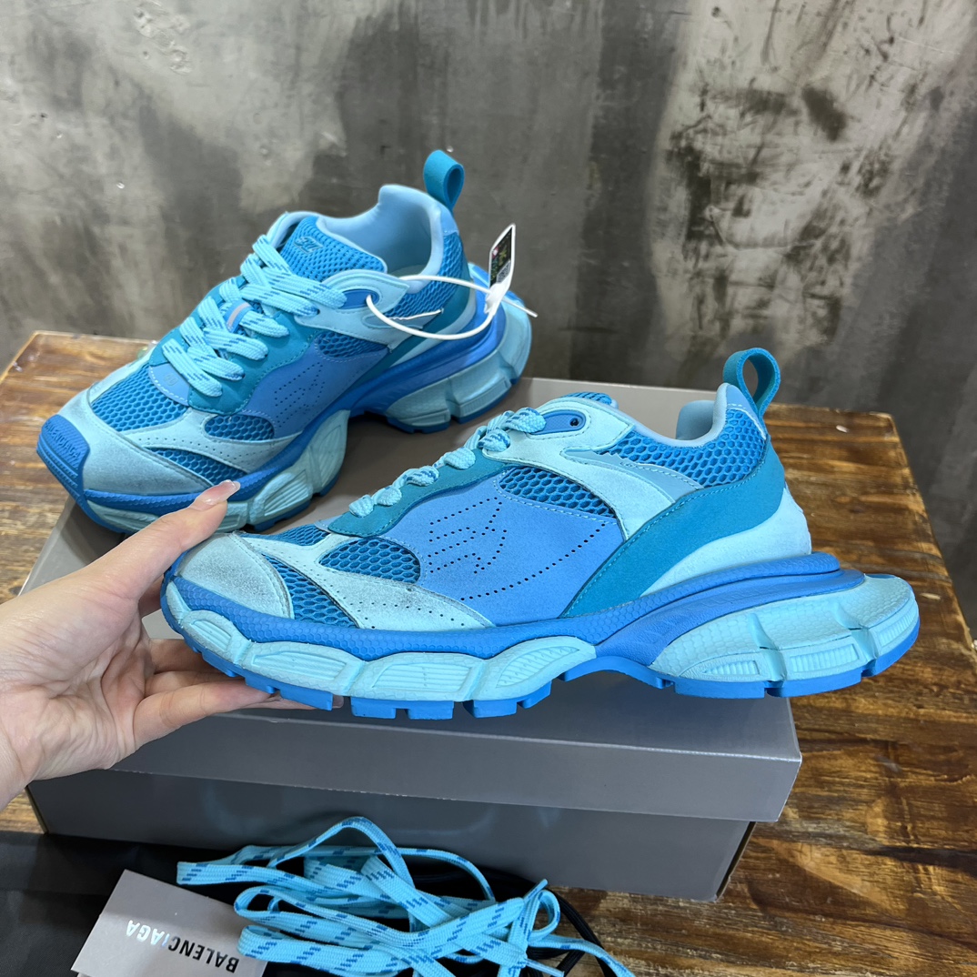 Bagsaaa Ba1en*iaga Sneaker in blue mesh and polyurethane