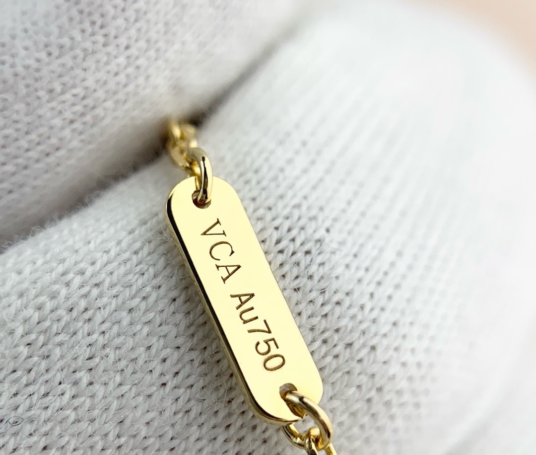 Bagsaaa V*n Cl**f & Arp*1s Gold Necklace