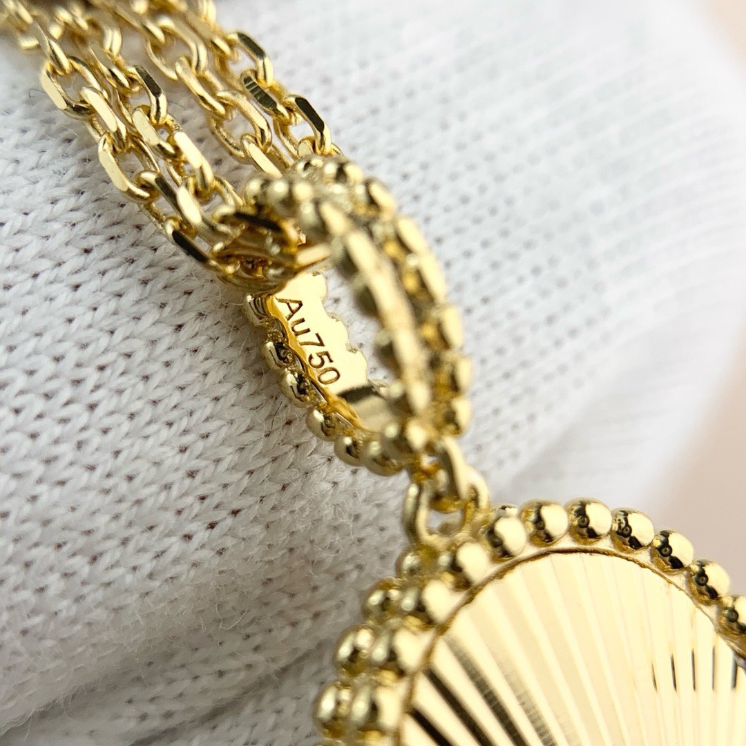 Bagsaaa V*n Cl**f & Arp*1s Gold Necklace