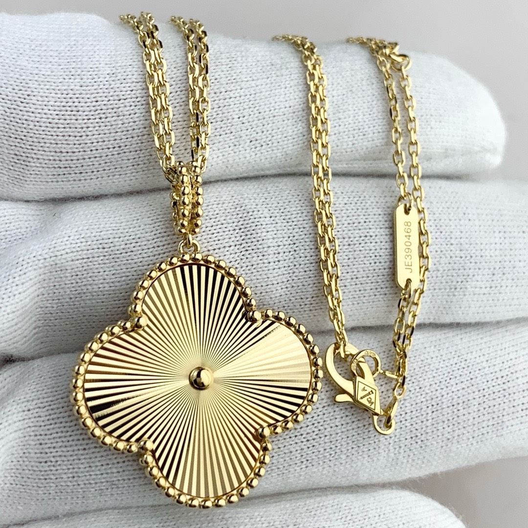 Bagsaaa V*n Cl**f & Arp*1s Gold Necklace