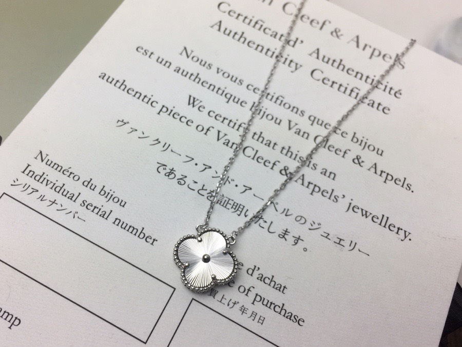 Bagsaaa V*n Cl**f & Arp*1s Silver Necklace