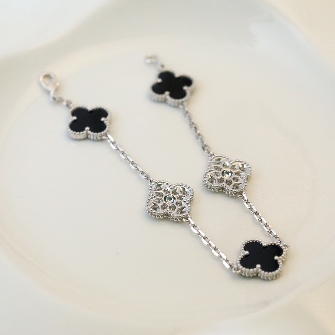 Bagsaaa V*n Cl**f & Arp*1s Silver & Black 5 motifs Bracelet