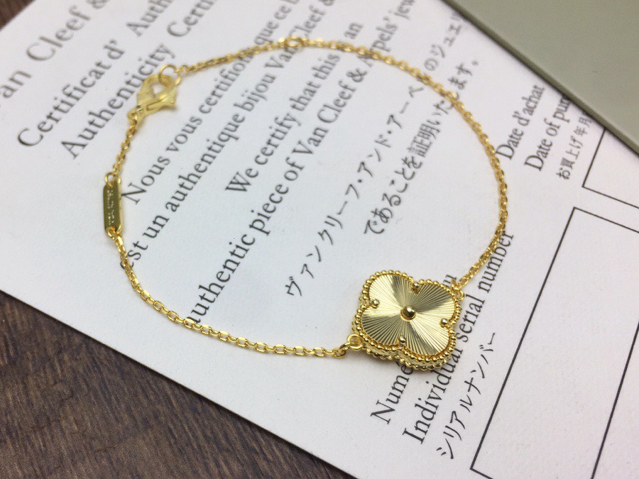 Bagsaaa V*n Cl**f & Arp*1s Gold 1 motif Bracelet