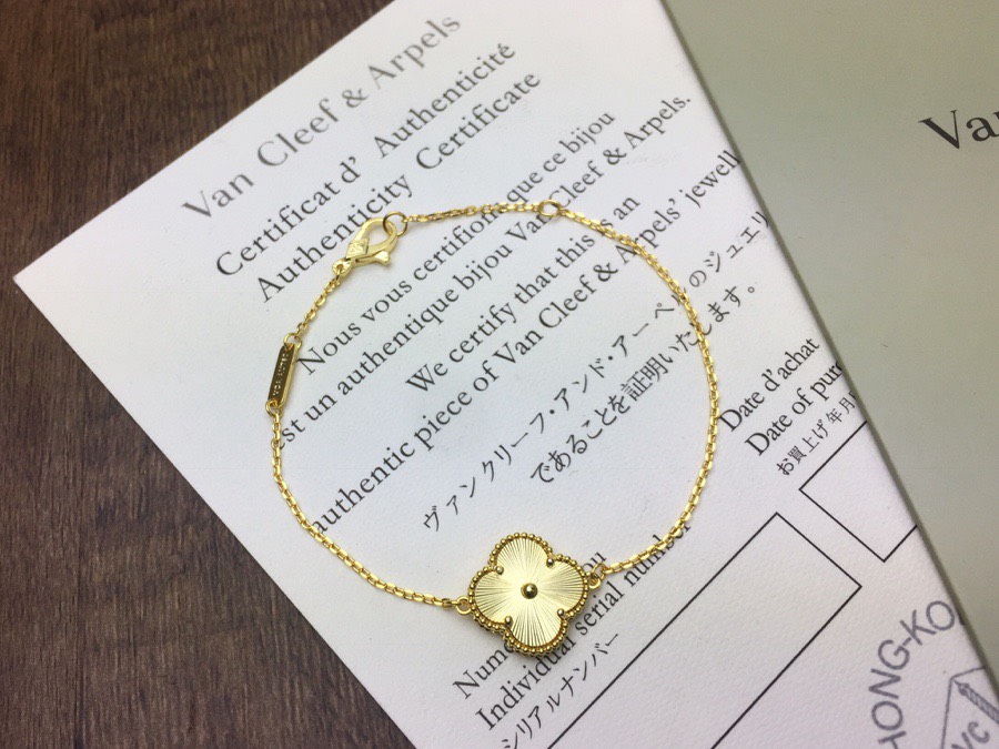 Bagsaaa V*n Cl**f & Arp*1s Gold 1 motif Bracelet