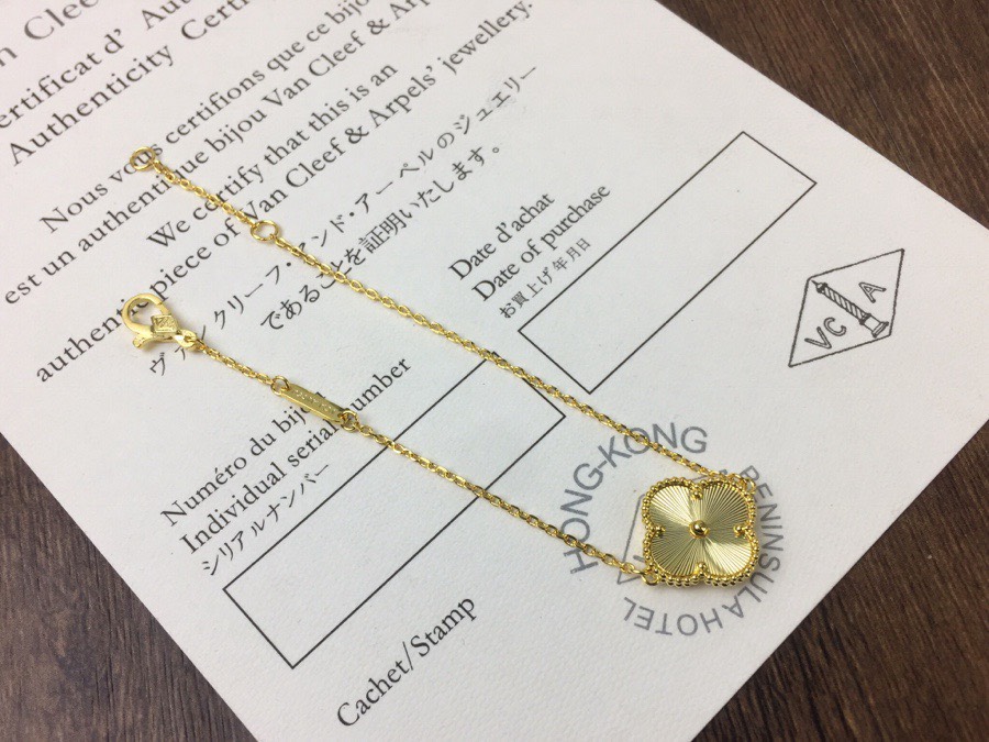 Bagsaaa V*n Cl**f & Arp*1s Gold 1 motif Bracelet