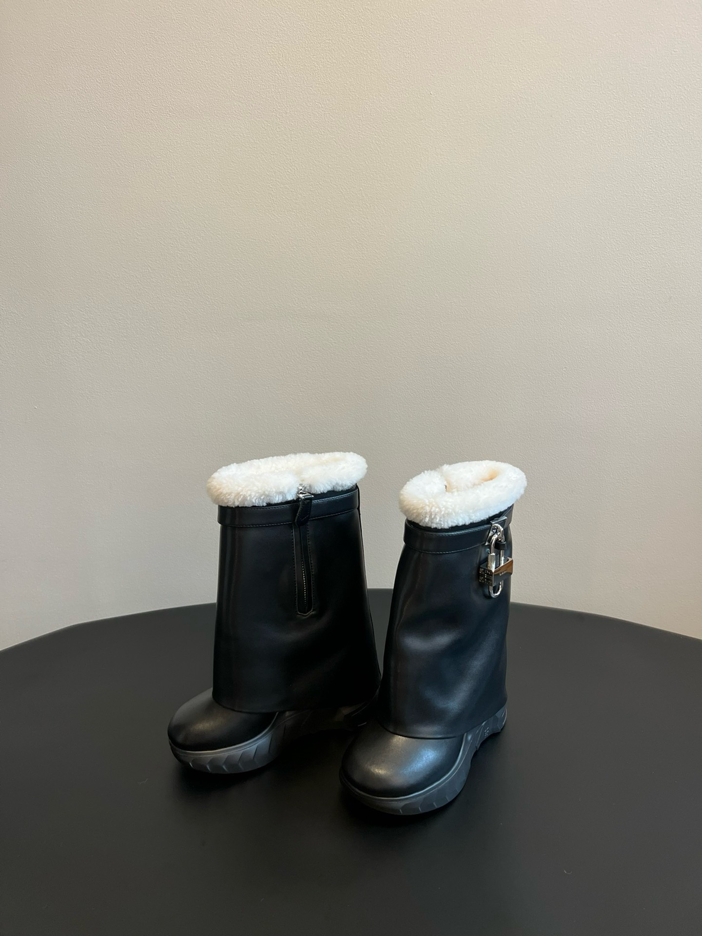 Bagsaaa Givenchy Shark Lock Sneakers Boots in shearling black