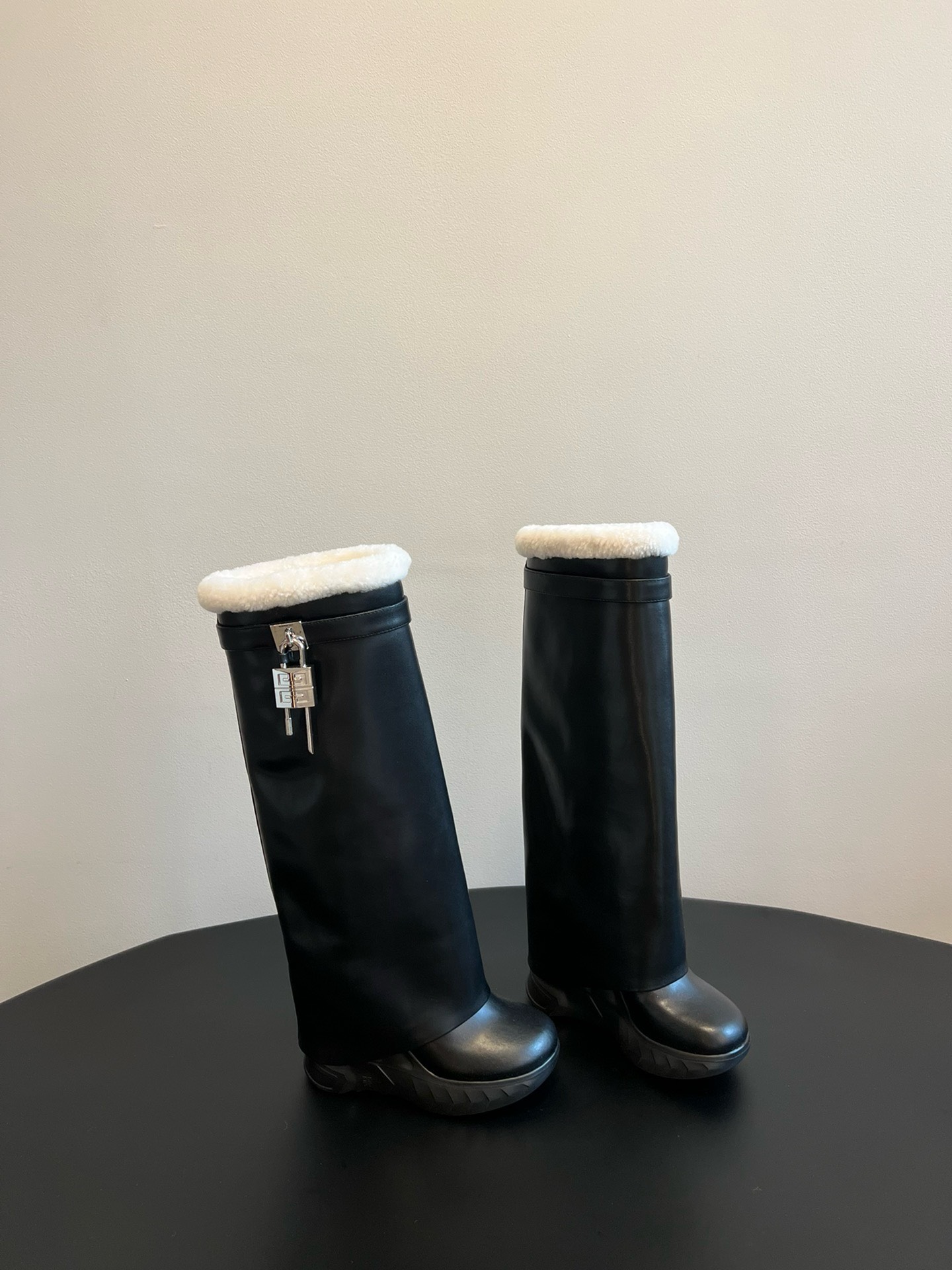 Bagsaaa Givenchy Shark Lock Sneakers Long Boots in shearling black