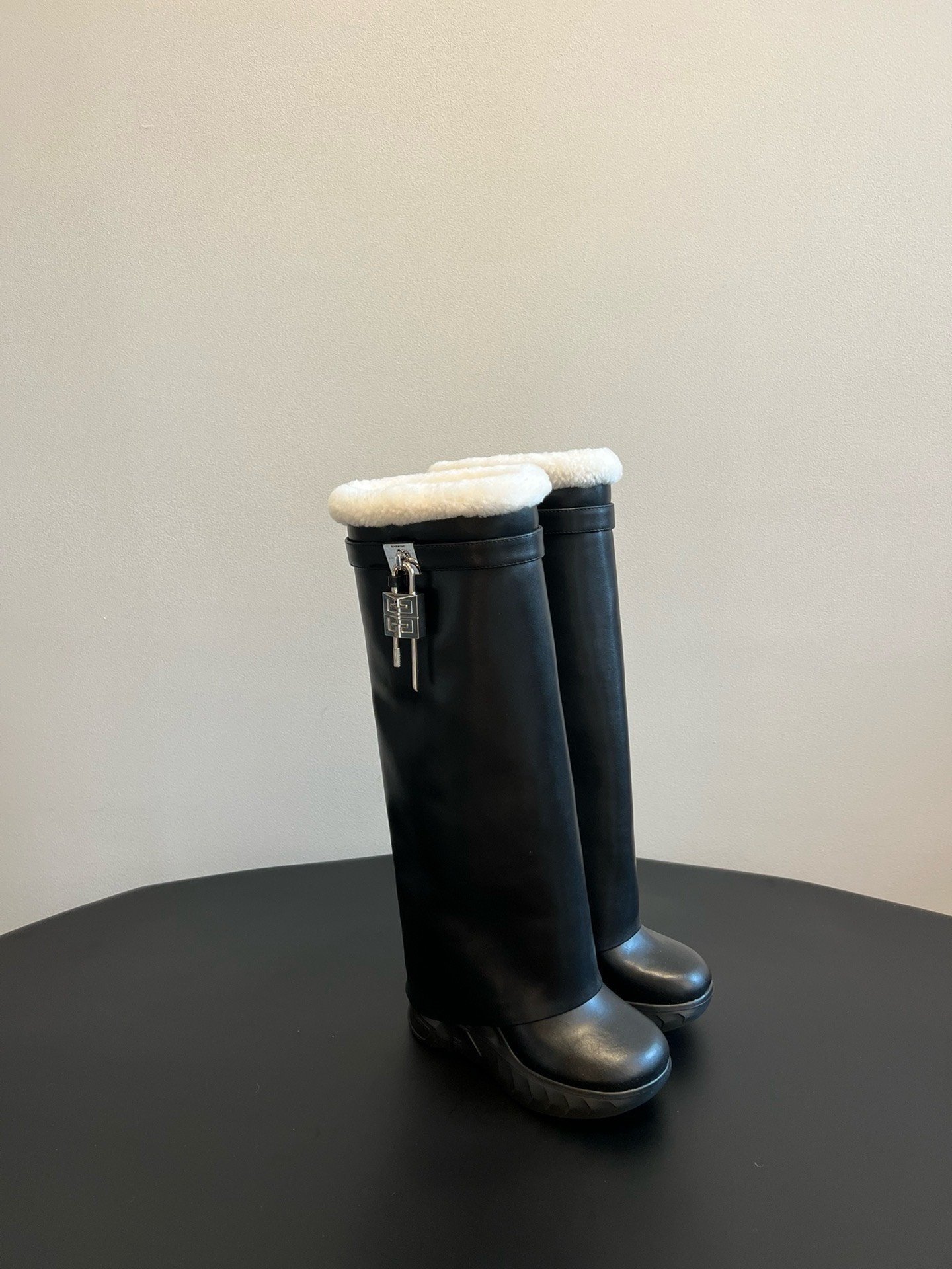 Bagsaaa Givenchy Shark Lock Sneakers Long Boots in shearling black