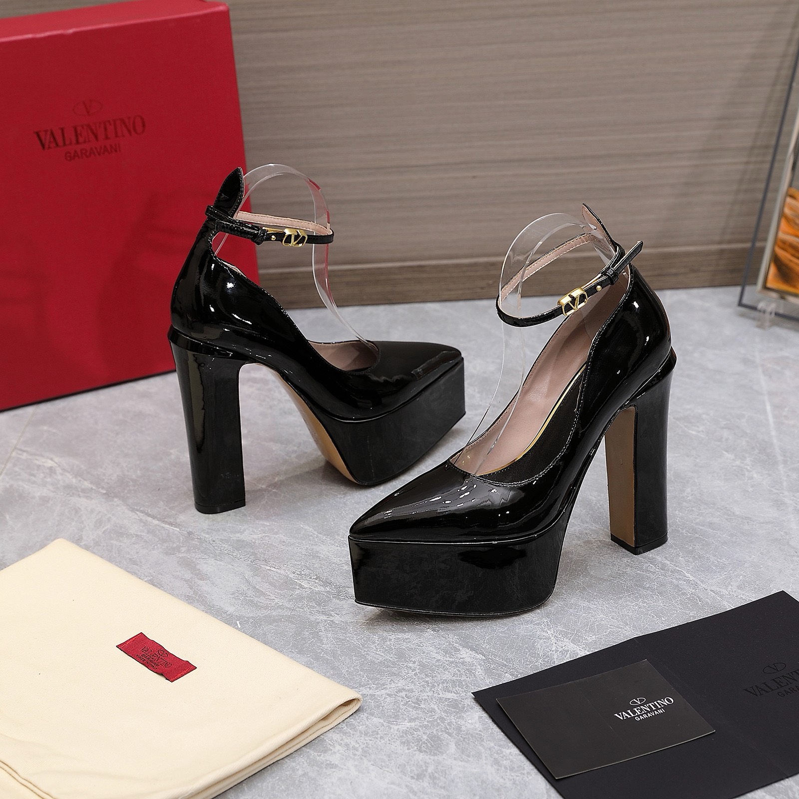 Bagsaaa Va1e*ntin0 Leather Tan-Go Pumps 155 Black