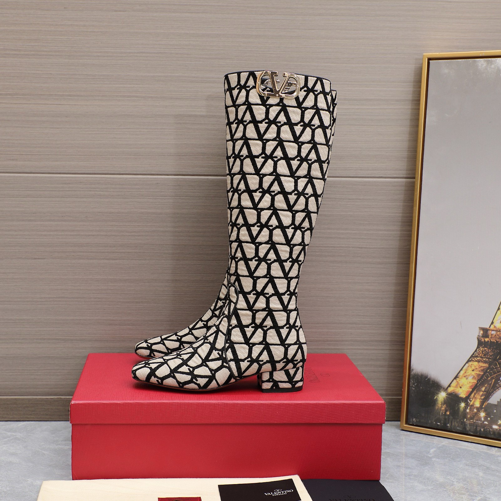 Bagsaaa Va1e*ntin0 Garavani VLogo Type boots in black Toile Iconographe fabric